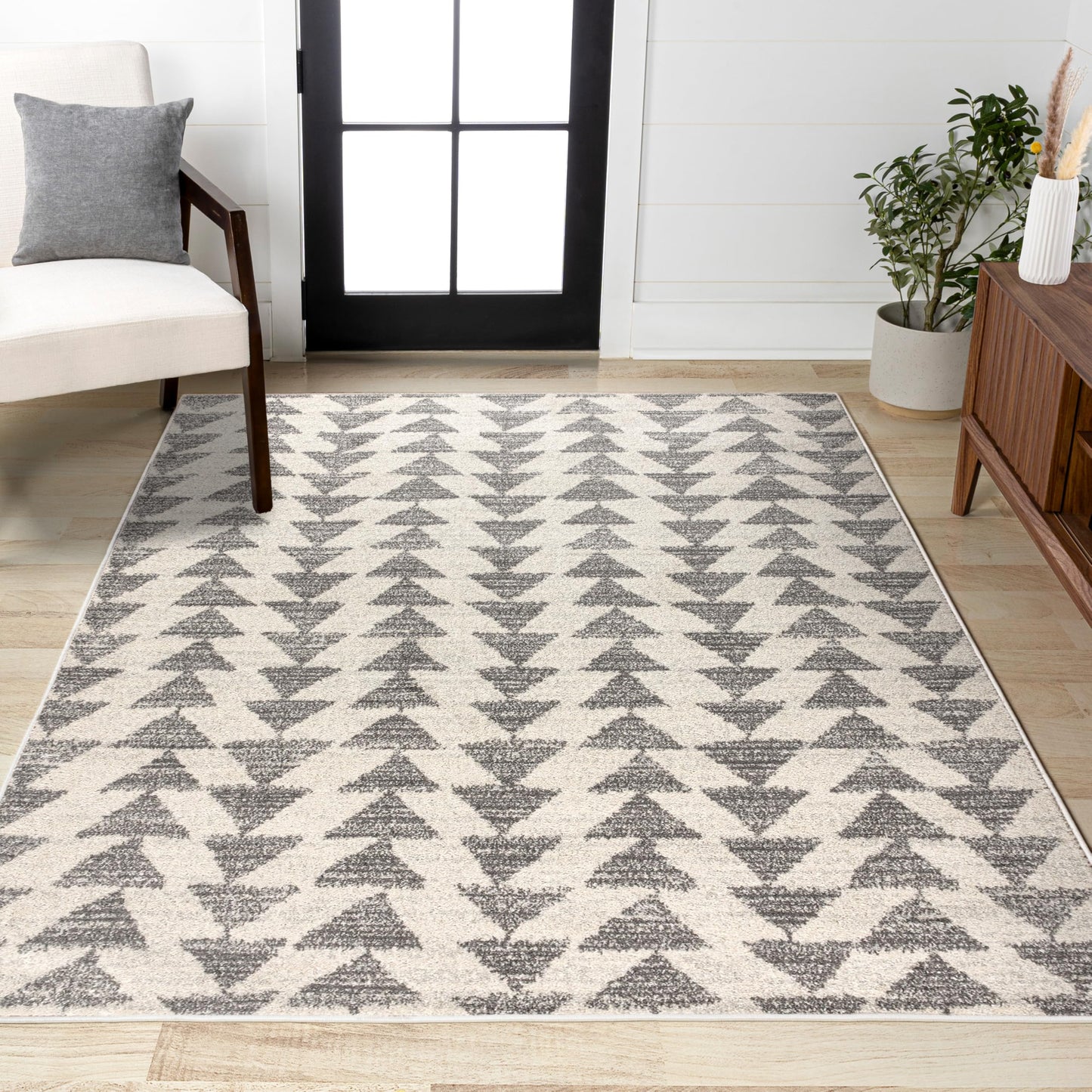 JONATHAN Y Aisha Moroccan Triangle Geometric Cream/Gray Indoor Area Rug, 8x10, Contemporary, Modern, Easy-Cleaning for Living Room, Bedroom, Kitchen, Pet Friendly, Non-Shedding (MOH206B-8)
