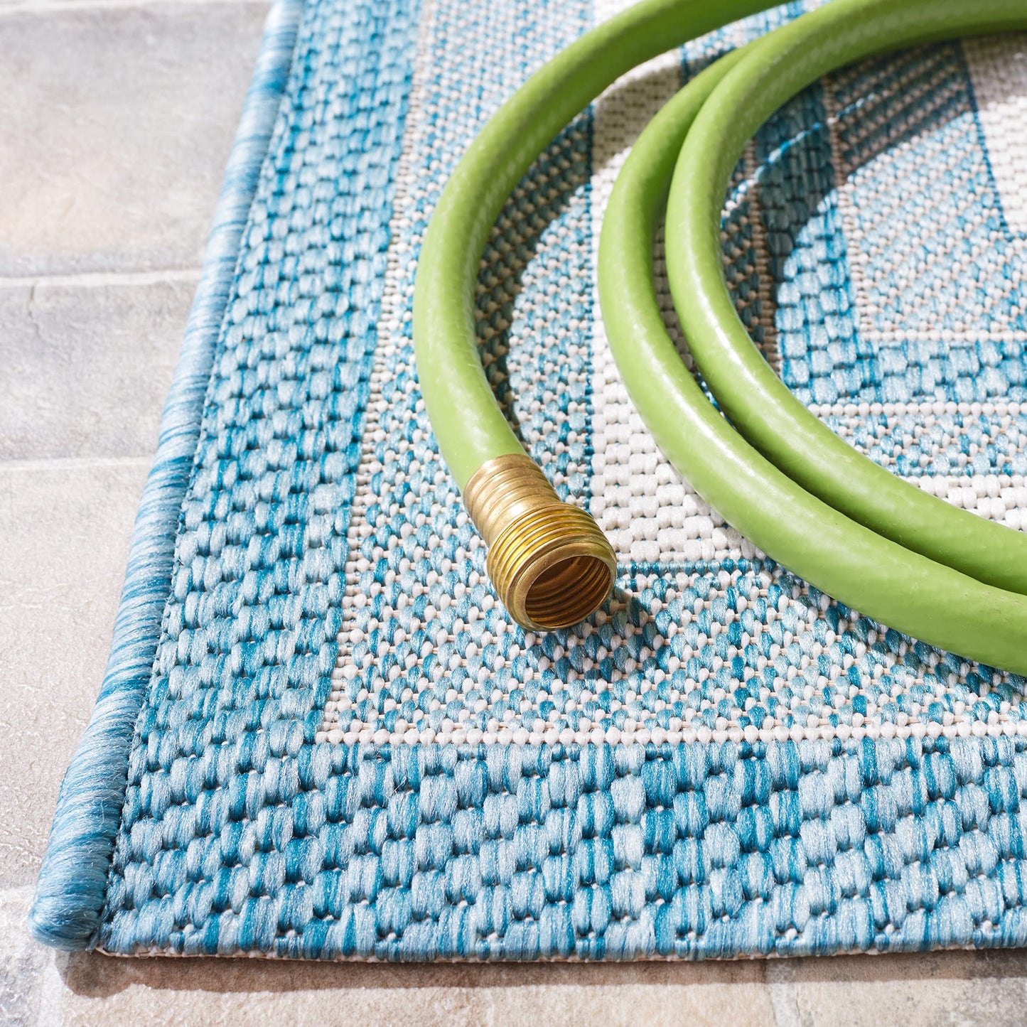 SAFAVIEH Washable Rug Outdoor Courtyard Collection - 2'7" x 5', Ivory & Aqua Blue, Non-Shedding & Easy Cleaning, Ideal for Patio, Backyard, Mudroom (CY8475-53612)
