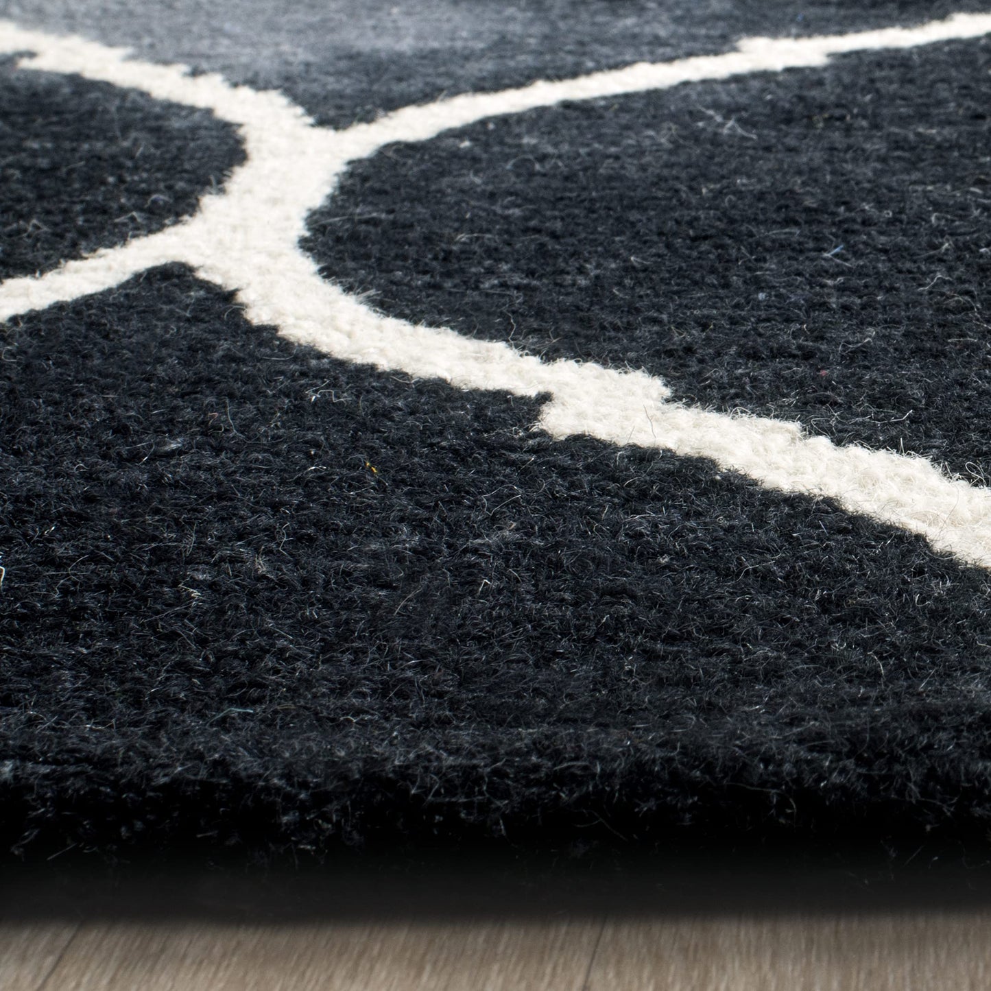 SAFAVIEH Dip Dye Collection 2' x 3' Graphite / Ivory DDY685J Handmade Trellis Watercolor Premium Wool Accent Rug