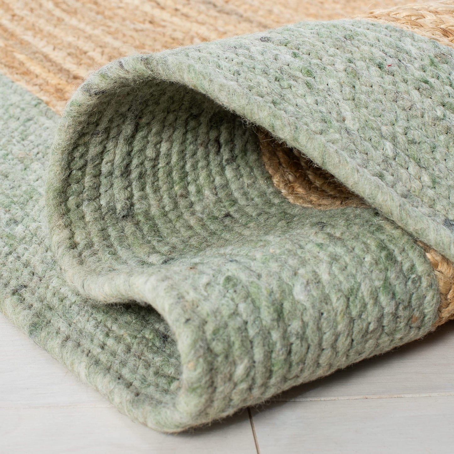 SAFAVIEH Braided Collection 5' x 7' Oval Sage / Gold BRD910L Handmade Country Cottage Reversible Jute Area Rug