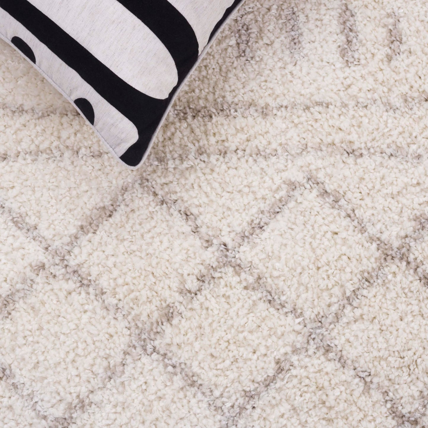 SAFAVIEH Area Rug 9x12 - Arizona Shag Collection - Large - Ivory & Beige, Moroccan Boho Design, Non-Shedding & Easy to Clean, Ideal for Living Room, Bedroom, Dining Space (ASG741A)