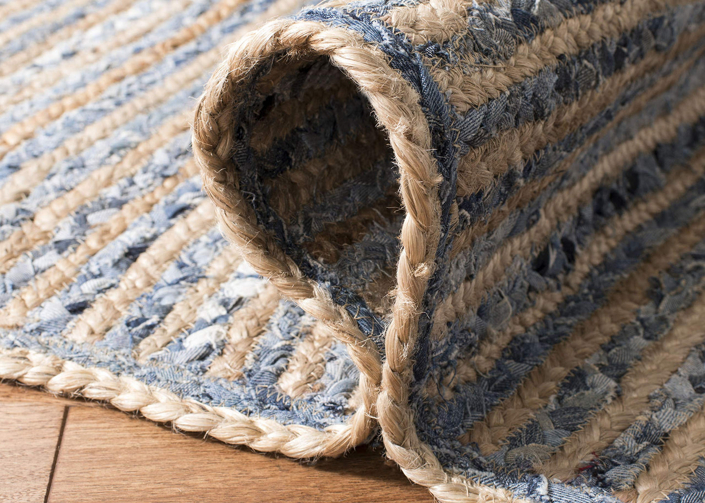SAFAVIEH Cape Cod Collection Area Rug - 6' x 9', Natural & Blue, Handmade Flat Weave Jute, Ideal for High Traffic Areas in Living Room, Bedroom (CAP250A)