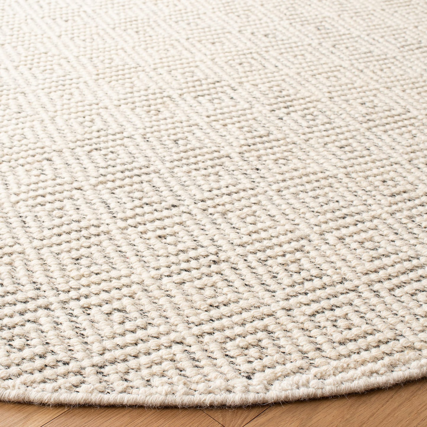 SAFAVIEH Natura Collection Area Rug - 7' Round, Ivory & Light Grey, Handmade Wool, Ideal for High Traffic Areas in Living Room, Bedroom (NAT503A)