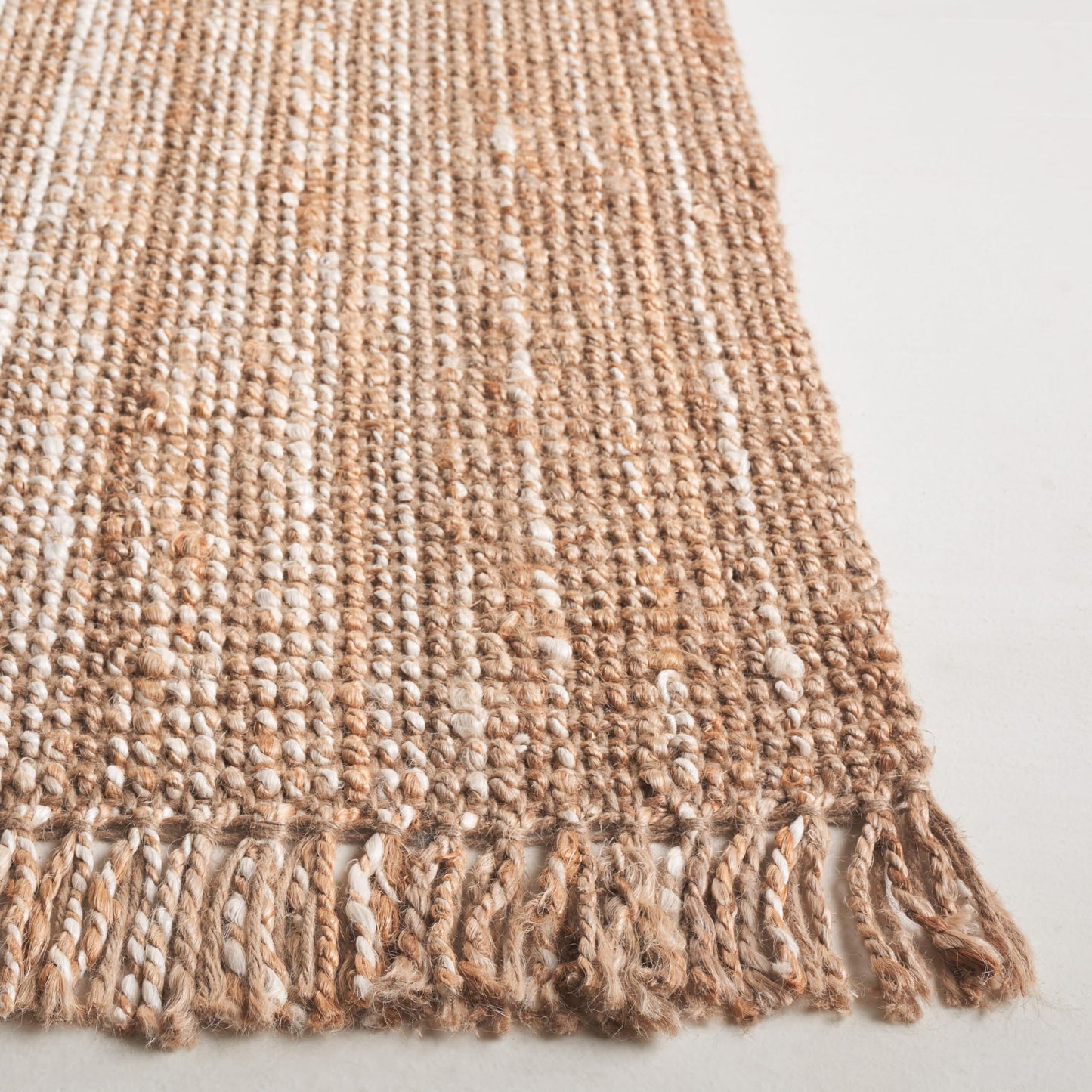 SAFAVIEH Natural Fiber Collection Accent Rug - 4' x 6', Ivory & Natural, Flatweave Jute, Ideal for The Living Room, Dining, Bedroom (NF843A)