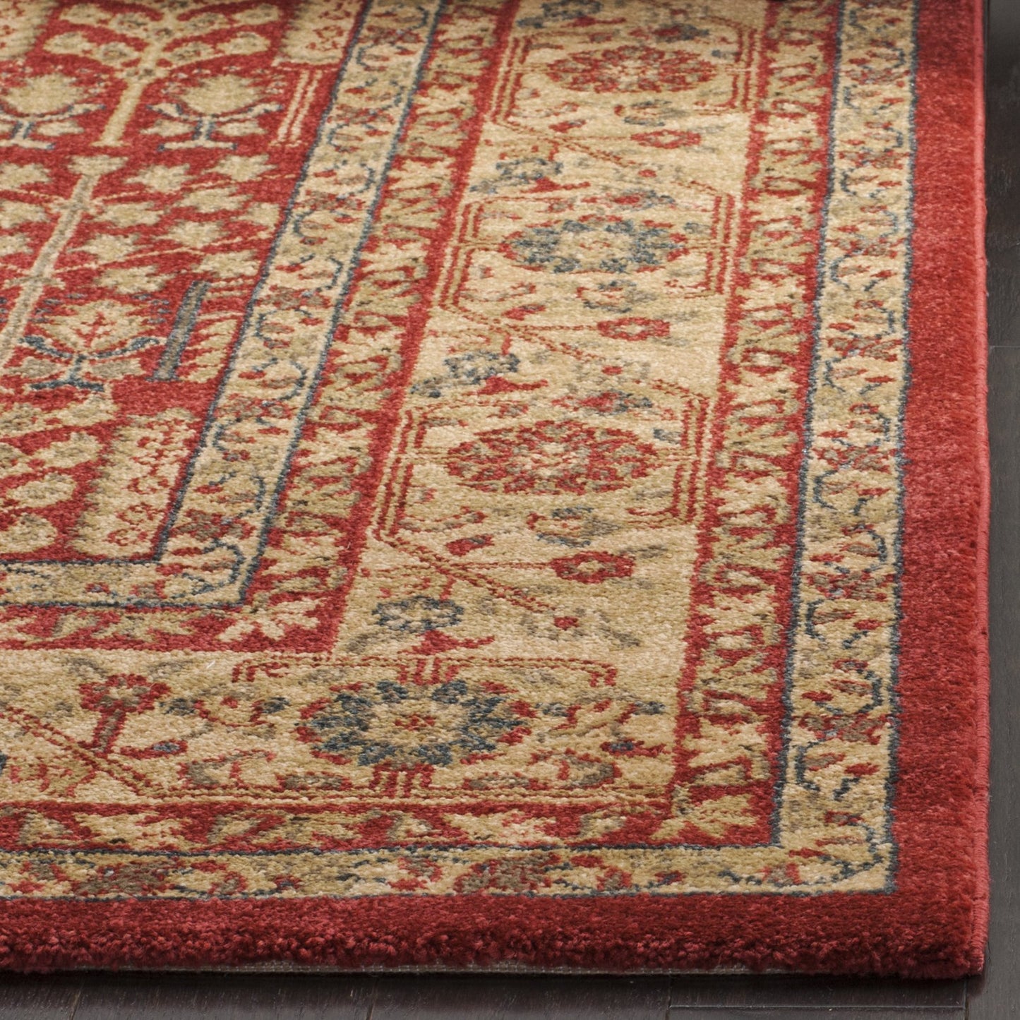 SAFAVIEH Mahal Collection Accent Rug - 3' x 5', Red & Natural, Traditional Oriental Design, Non-Shedding & Easy Care, Ideal for High Traffic Areas in Entryway, Living Room, Bedroom (MAH697A)