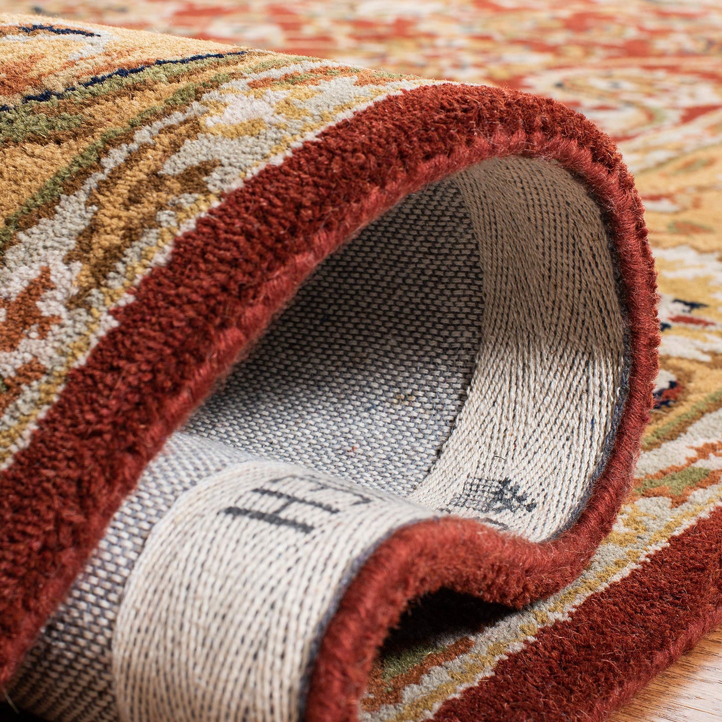 SAFAVIEH Classic Collection Accent Rug - 2'3" x 4', Rust & Camel, Handmade Traditional Oriental Wool, Ideal for High Traffic Areas in Entryway, Living Room, Bedroom (CL758K)