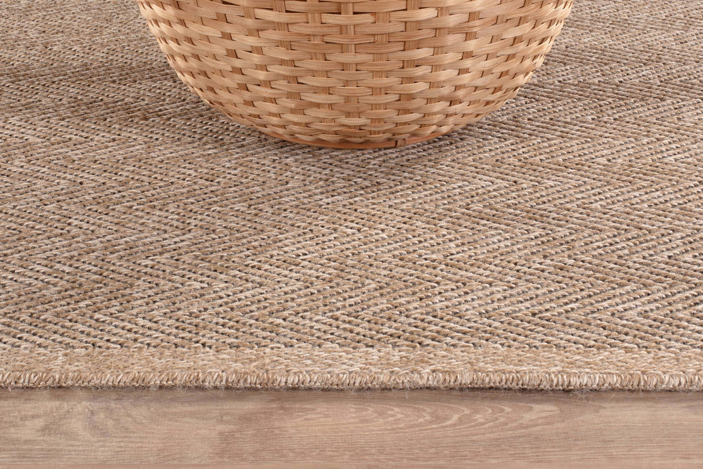 CAMILSON Easy Jute Rug 6x9, Indoor Outdoor Natural Color Fiber Area Rugs for Living Room Patio and Bedroom Rug Herringbone Seagrass Woven Design Easy-Cleaning, Washable Outside Carpet Alfombras 6 x 9