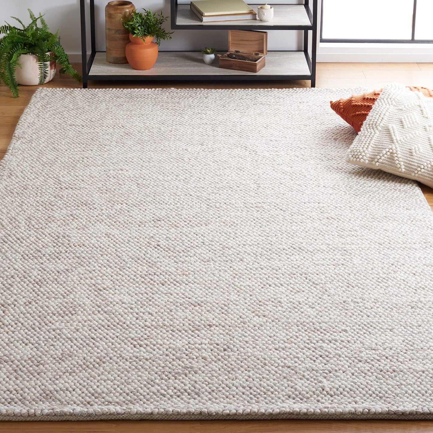 SAFAVIEH Natura Collection Accent Rug - 4' x 6', Beige & Ivory, Handmade Wool, Ideal for High Traffic Areas in Entryway, Living Room, Bedroom (NAT182B)
