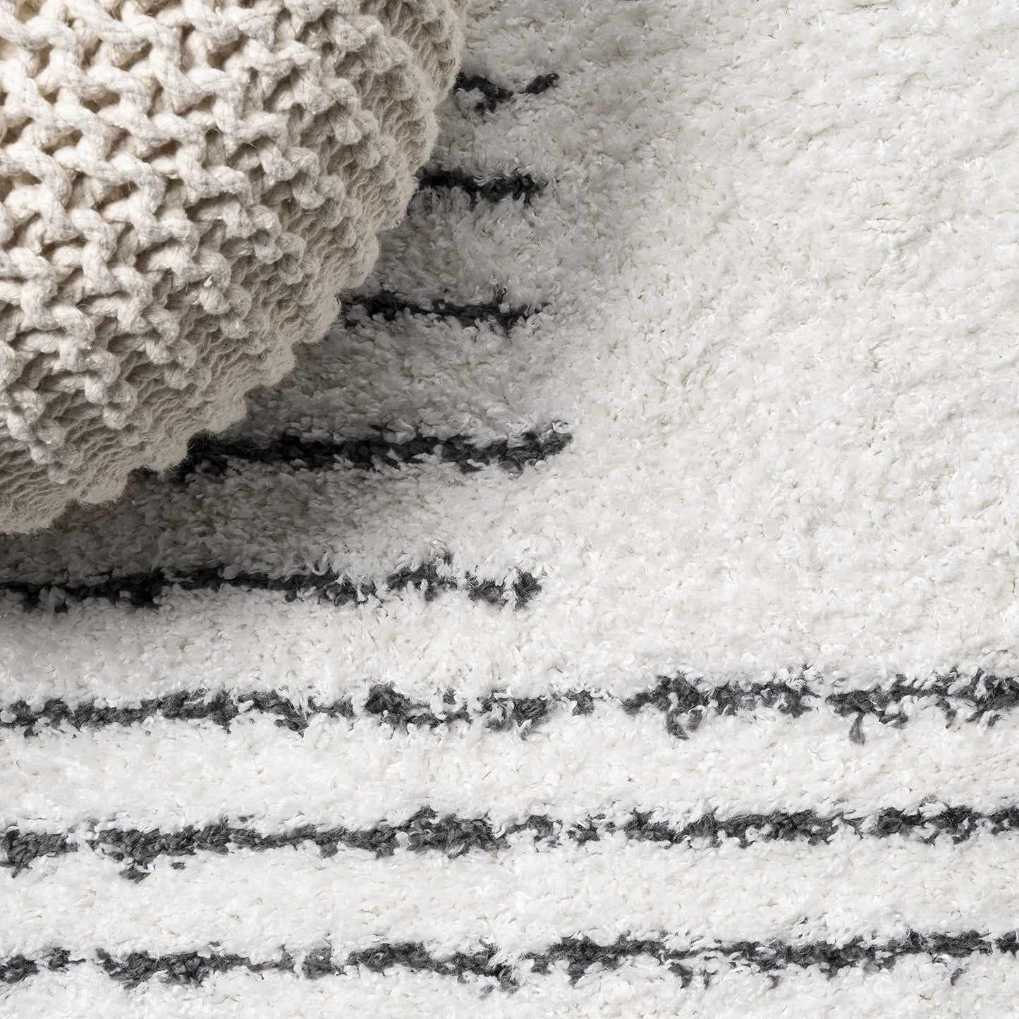 JONATHAN Y Petra Abstract Stripe Shag White/Gray Indoor Area Rug, 8x10, Geometric, Bohemian, Contemporary, Easy-Cleaning for Living Room, Bedroom, Kitchen, Pet Friendly, Non-Shedding (MOH407A-8)