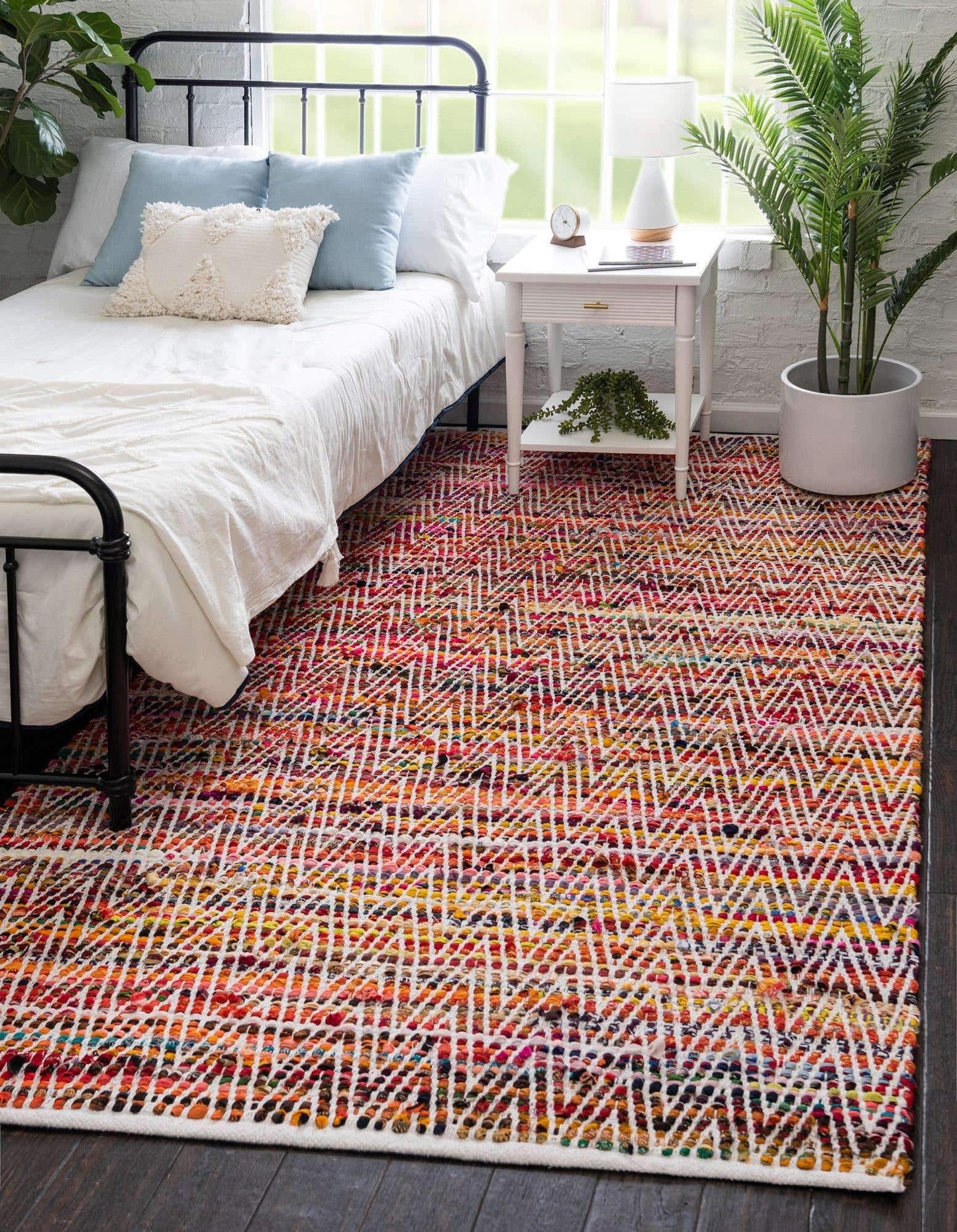 Unique Loom Chindi Chevron Collection Area Rug - Claire (10' x 14' 1" Rectangle, Multi/ Black)