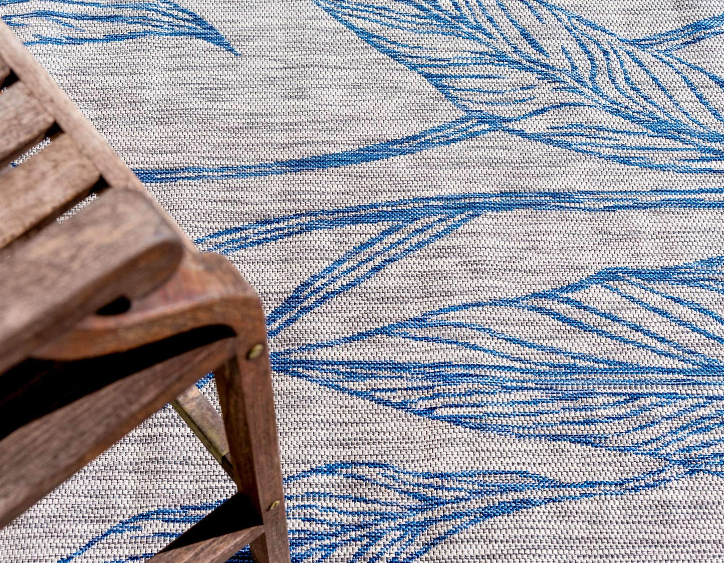 Unique Loom Outdoor Botanical Collection Area Rug - Leaf (2' x 6' 1" Runner, Light Gray/ Ivory)