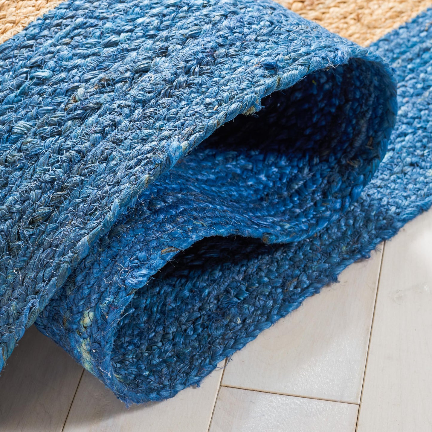 SAFAVIEH Natural Fiber Collection Accent Rug - 3' x 5', Natural & Blue, Handmade Flat Weave Boho Farmhouse Rustic Border Jute, Ideal for High Traffic Areas in Entryway, Living Room, Bedroom (NFB852M)