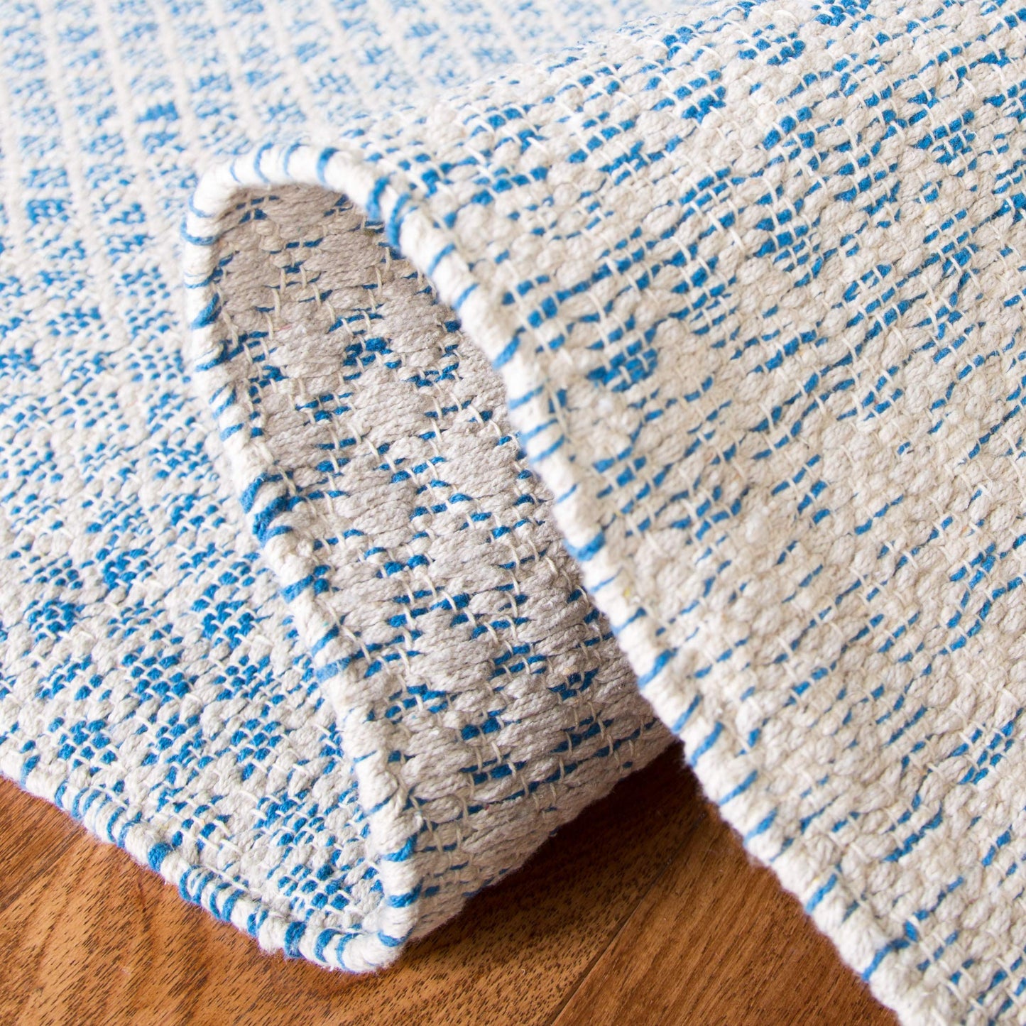 SAFAVIEH Area Rug 8x10 - Montauk Collection - Large - Blue & Ivory, Handmade Cotton, Ideal for Living Room, Bedroom, Office, Dining Space (MTK601B)