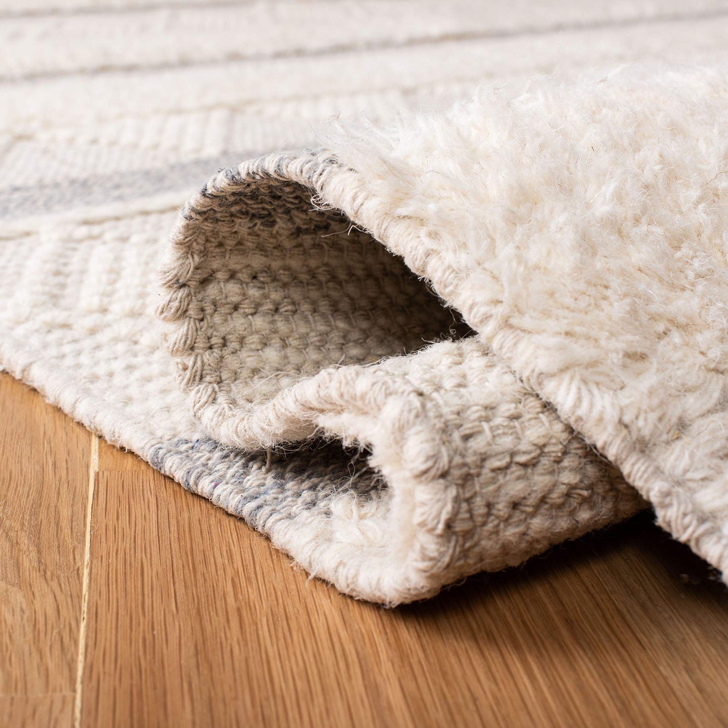 SAFAVIEH Kenya Collection Accent Rug - 3' x 5', Ivory & Grey, Handmade Moroccan Boho Tribal Tassel Wool, Ideal for High Traffic Areas in Entryway, Living Room, Bedroom (KNY959A)