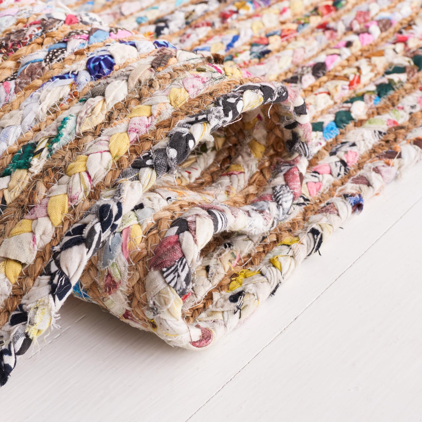 SAFAVIEH Area Rug 6' Square - Cape Cod Collection - Beige & Multi, Handmade Jute & Cotton, Woven Braided Design (CAP202B)