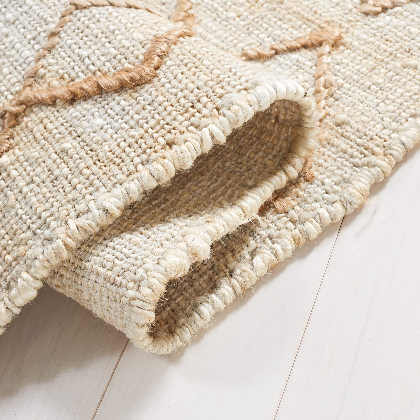 SAFAVIEH Natural Fiber Collection Area Rug - 5' x 8', Natural & Beige, Handmade Boho Fringe Jute, Ideal for High Traffic Areas in Living Room, Bedroom (NFB409A)