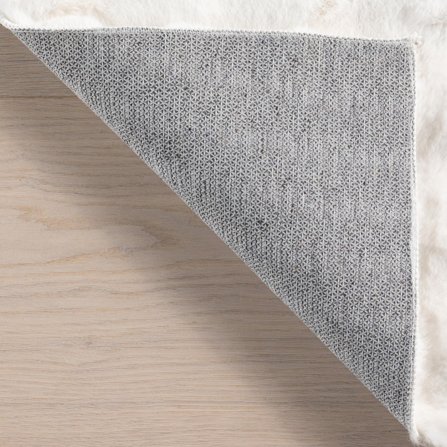 nuLOOM 3'9" x 6' Cozy Plush SuperiorWash Area Rug, Machine Washable, Non-Slip, Soft Fluffy Shag Carpet for Living Room Bedroom Kids Room Nursery Home Decor, Jeni White