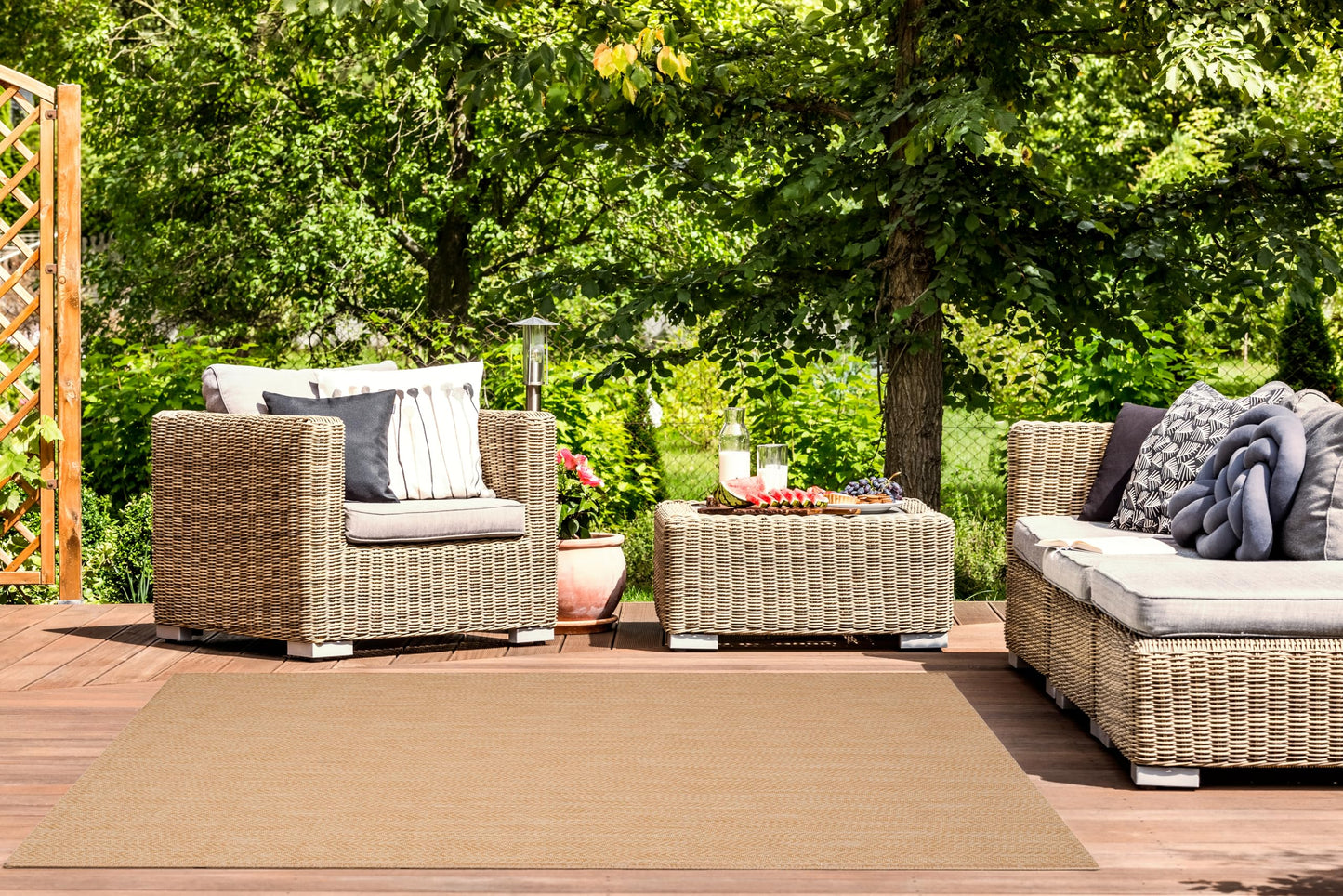 SAFAVIEH Washable Rug Outdoor Courtyard Collection - 4' x 5'7", Natural & Cream, Non-Shedding & Easy Cleaning, Ideal for Patio, Backyard, Mudroom (CY8022-03012)