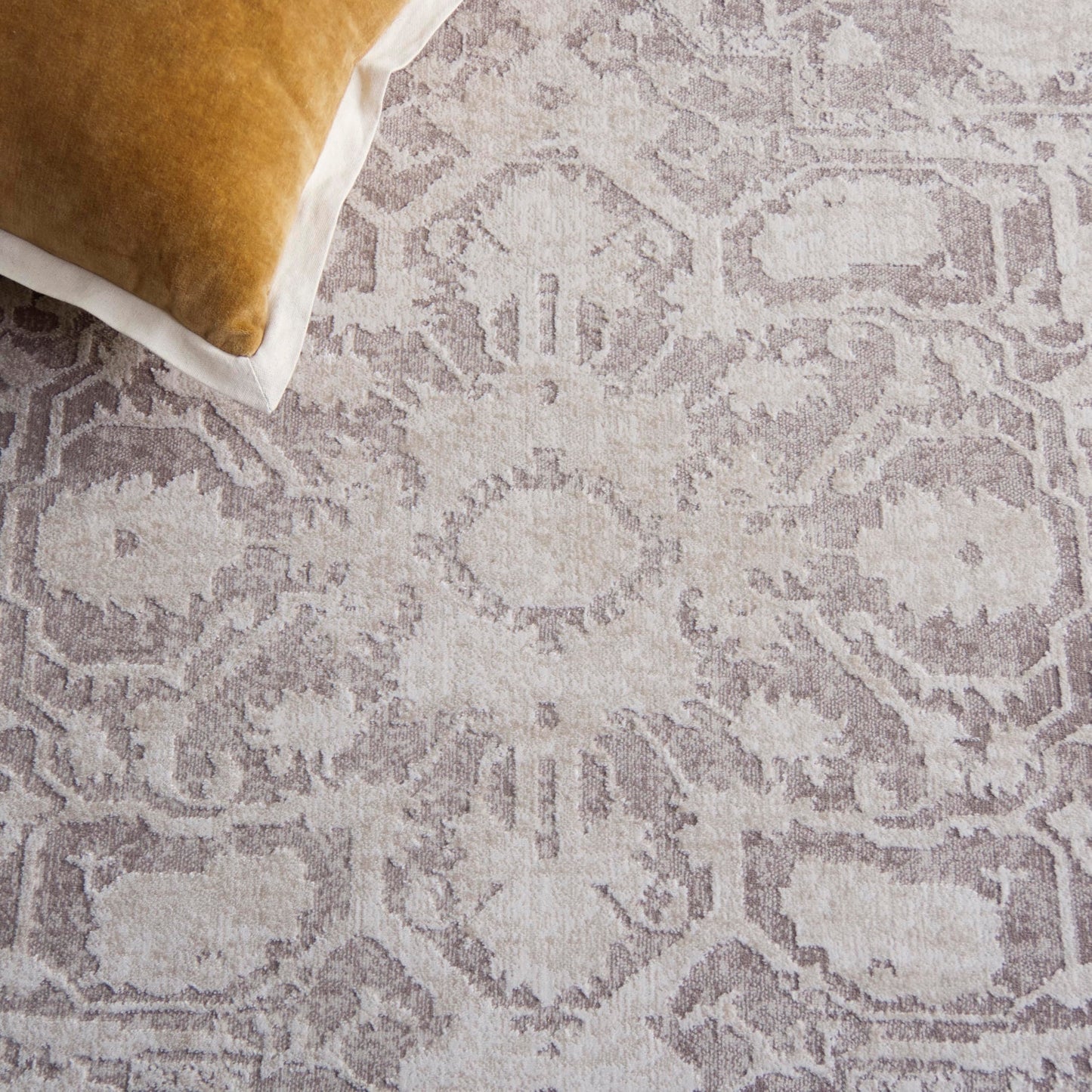 SAFAVIEH Area Rug 9x12 - Reflection Collection - Large - Beige & Cream, Non-Shedding & Easy Cleaning, Ideal for Living Room, Bedroom, Dining Space (RFT665A)