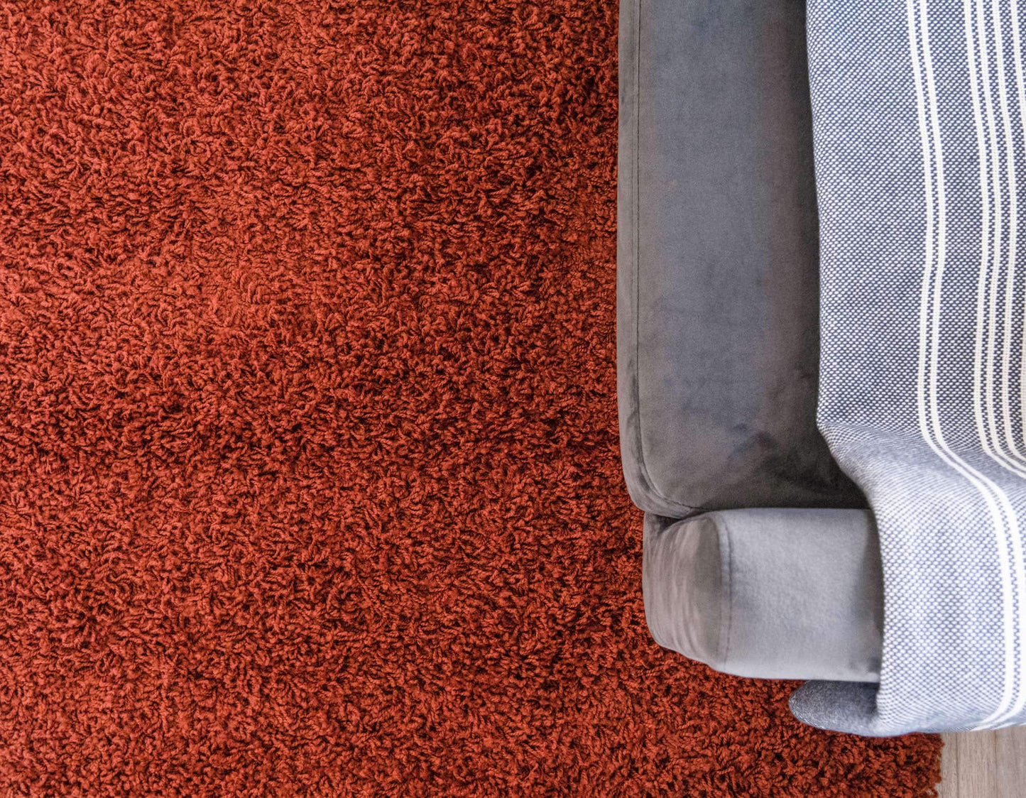 Unique Loom Solid Shag Collection Area Rug (4' 1" x 6' 1" Rectangle, Terracotta)