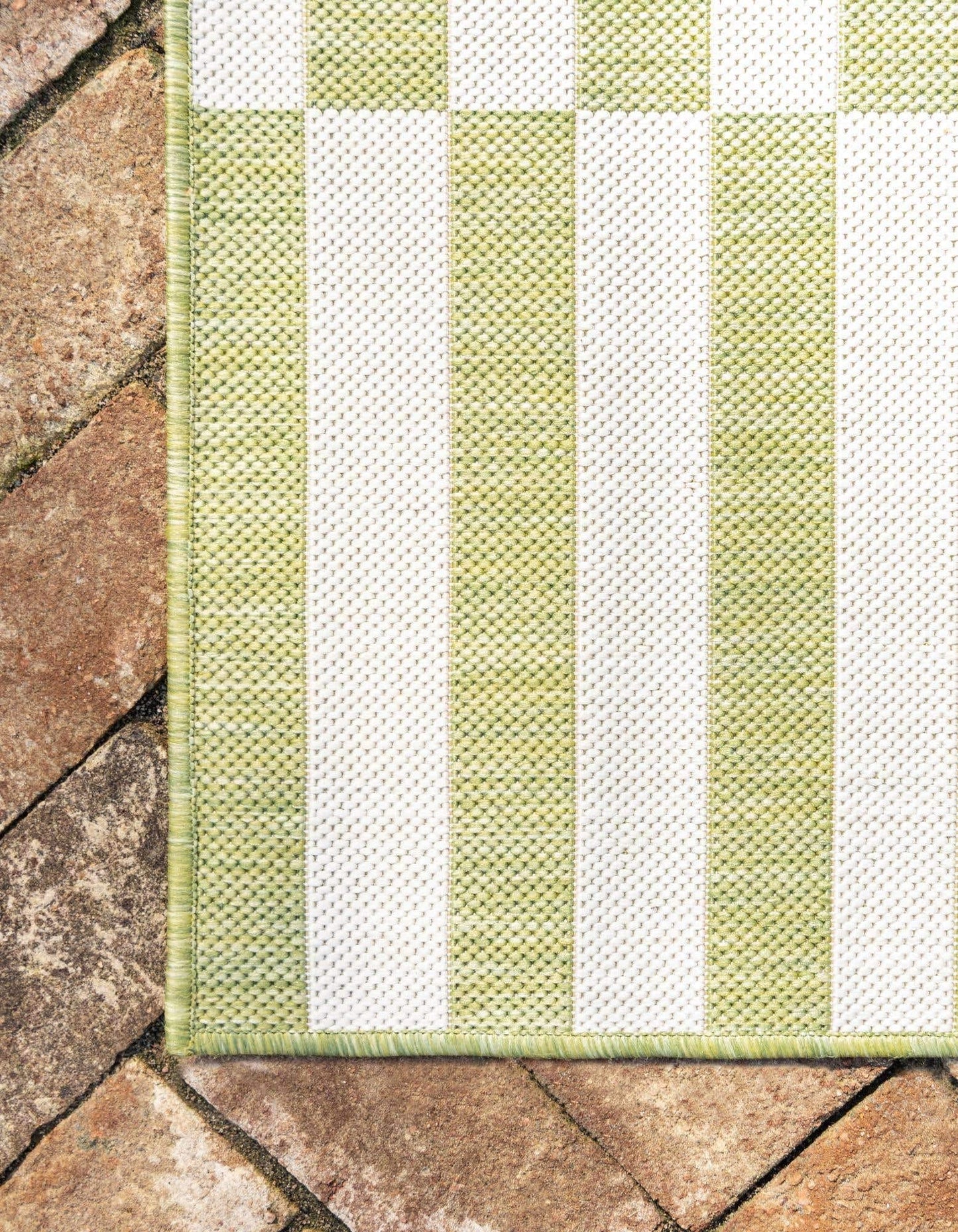 Unique Loom Outdoor Striped Collection Area Rug - Striped (4' 1" x 6' 1" Rectangle, Green/Ivory)