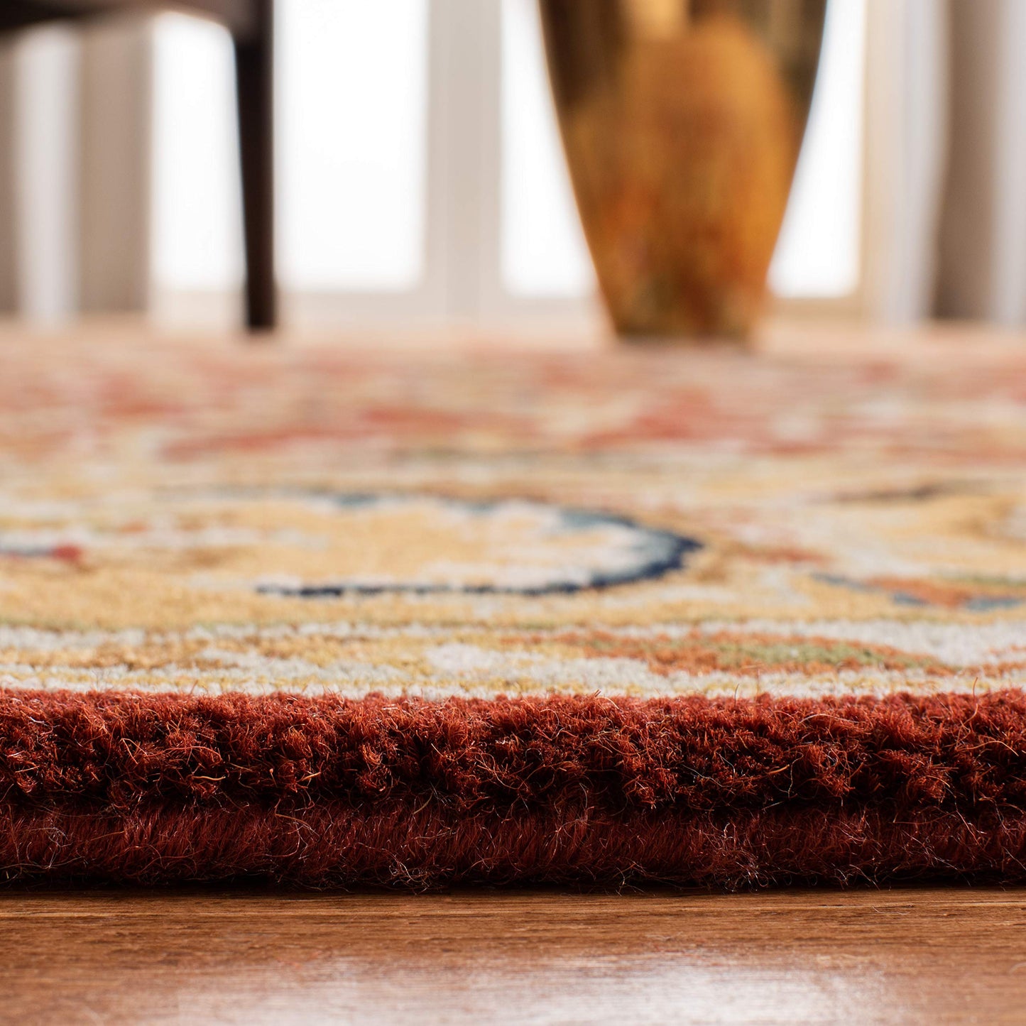 SAFAVIEH Classic Collection Accent Rug - 2'3" x 4', Rust & Camel, Handmade Traditional Oriental Wool, Ideal for High Traffic Areas in Entryway, Living Room, Bedroom (CL758K)