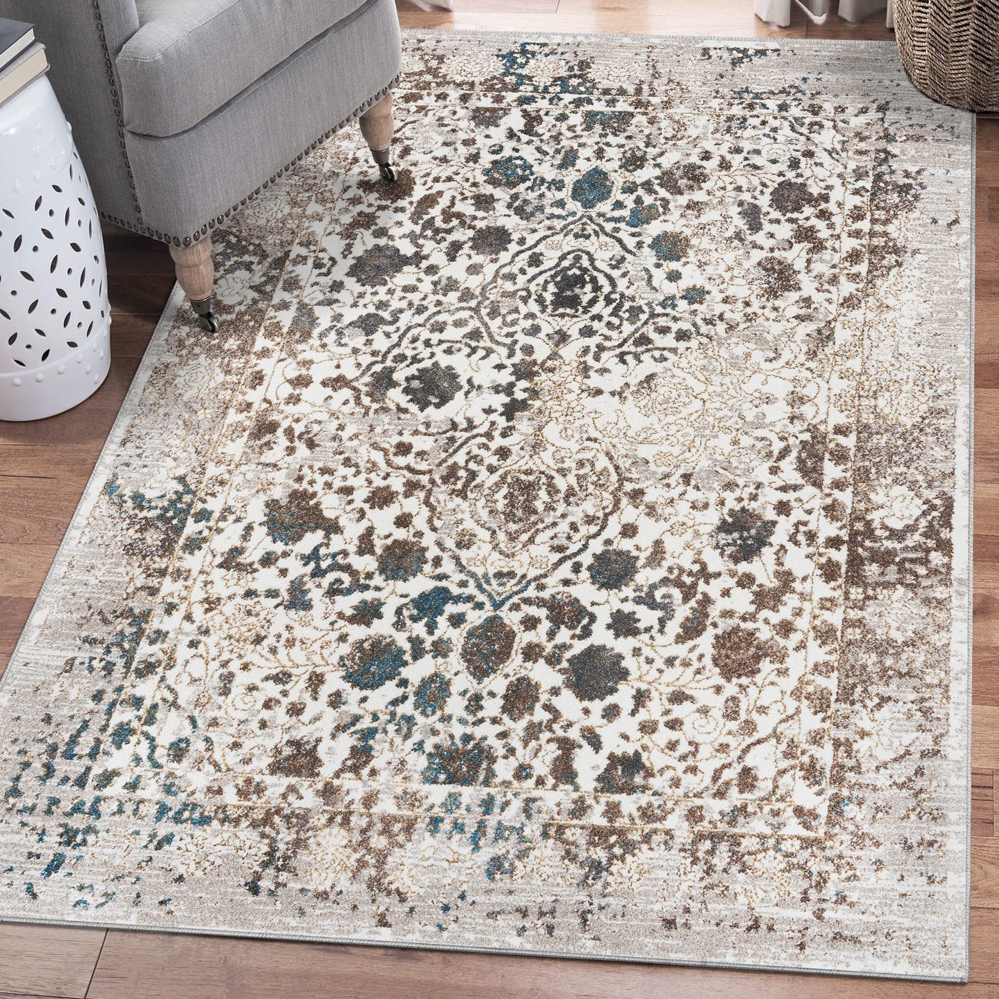 Persian-Rugs Luxe Weavers Rug 6495 – Distressed Floral Area Rug