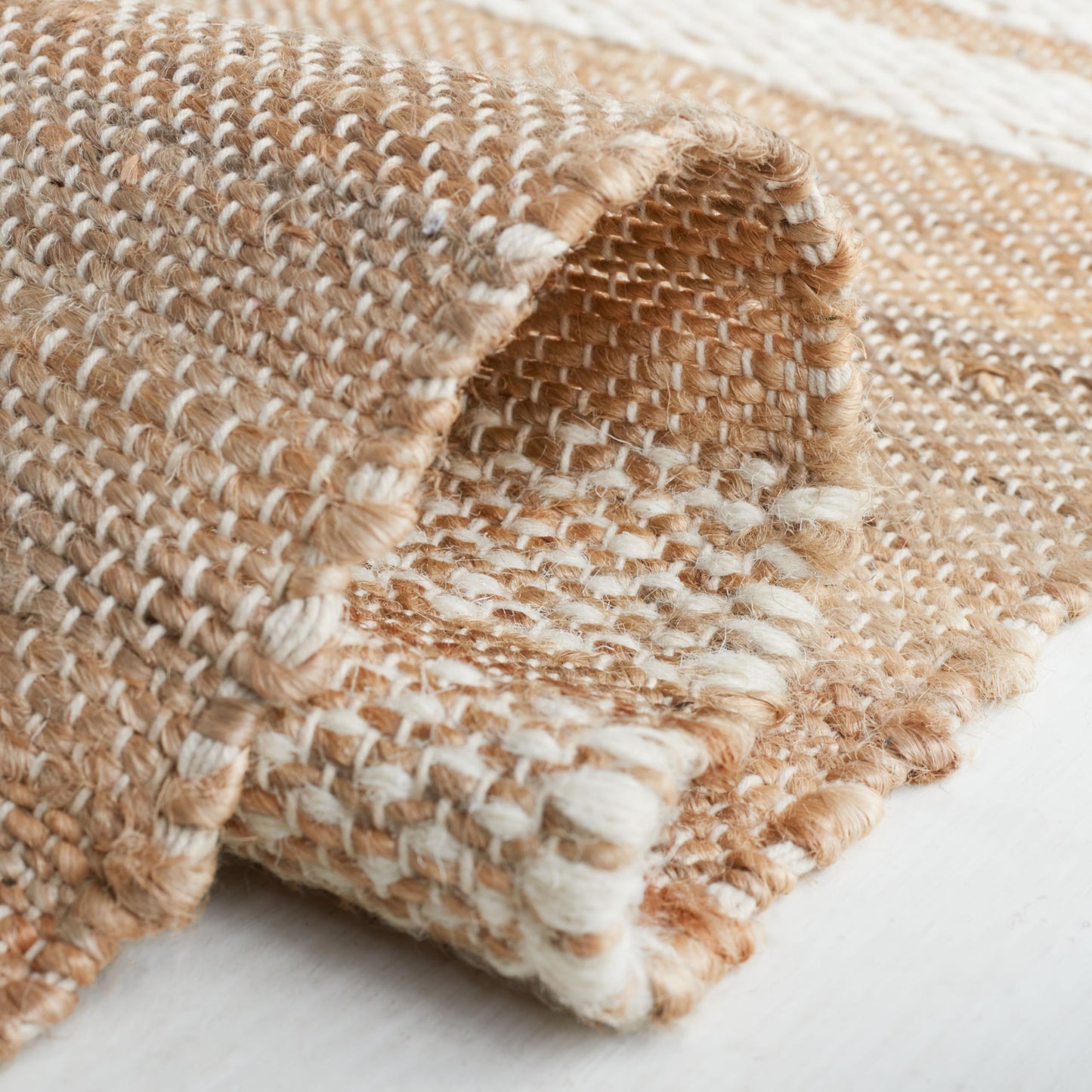 SAFAVIEH Natural Fiber Collection Area Rug - 4' x 6', Natural & Ivory, Handmade Jute, Farmhouse Boho Moroccan, Ideal for The Living Room, Bedroom, Dining Room (NFB280A-4)