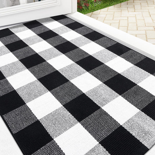 OLANLY Buffalo Plaid Rug 2'4" x 3'7" (27.5" x 43") – Black and White Cotton Checkered Doormat, Washable Indoor Outdoor Rug for Layered Front Porch, Kitchen, Entryway Decor