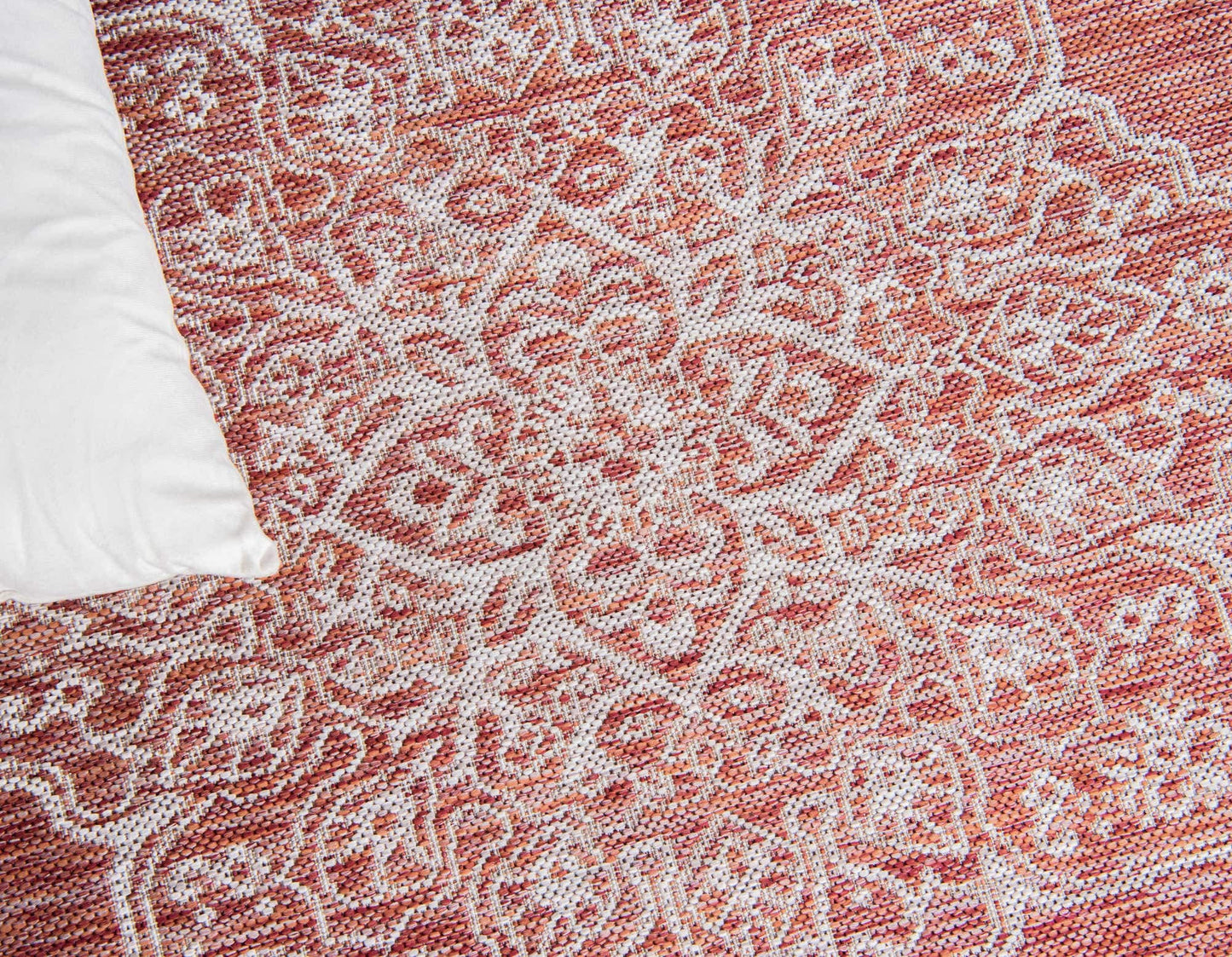 Unique Loom Outdoor Traditional Collection Area Rug - Antique (4' 1" x 6' 1" Rectangle, Rust Red/ Gray)