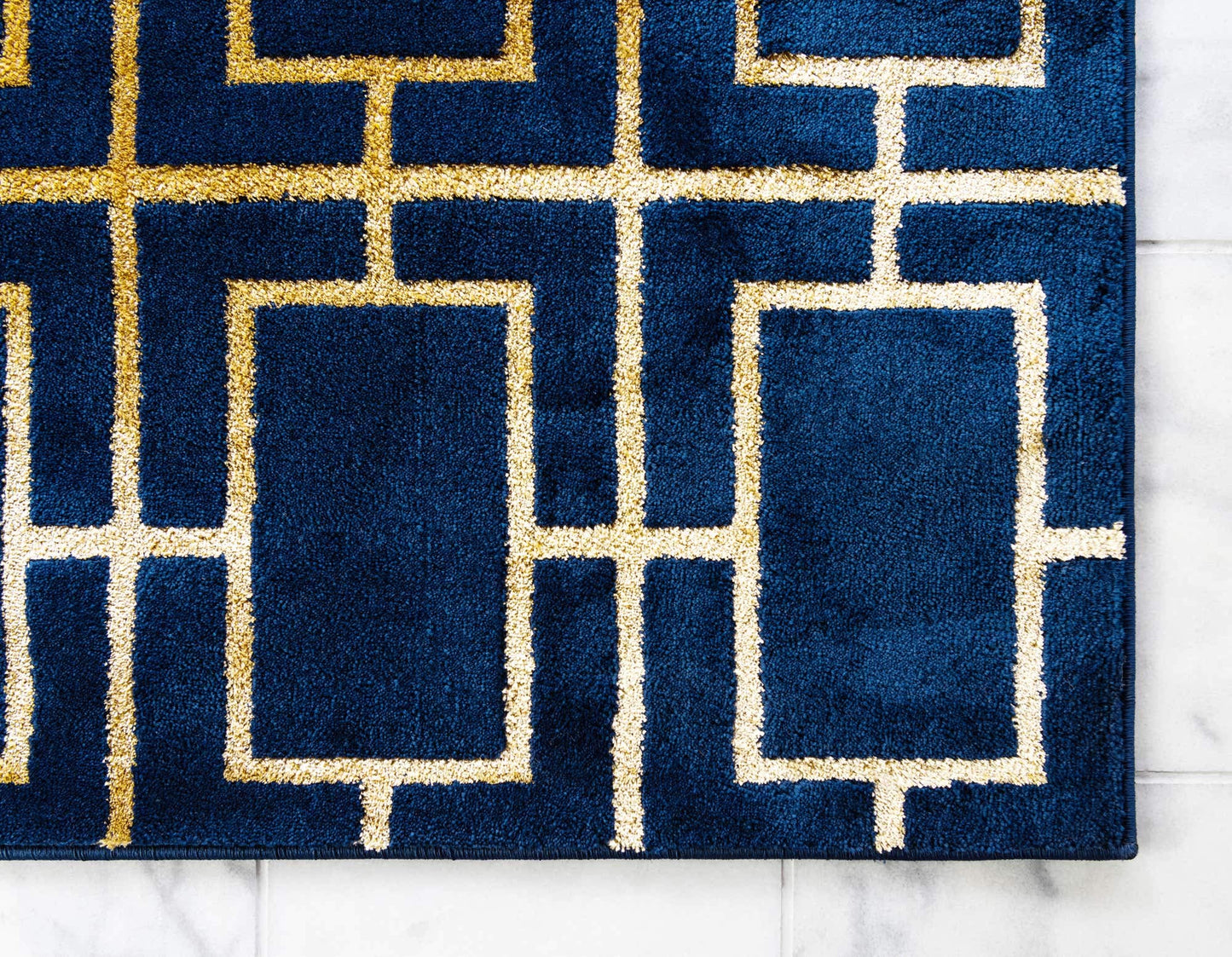 Unique Loom Marilyn Monroe Glam Collection Area Rug - Deco (5' 3' x 8' Rectangle, Navy Blue Gold/ Gold)