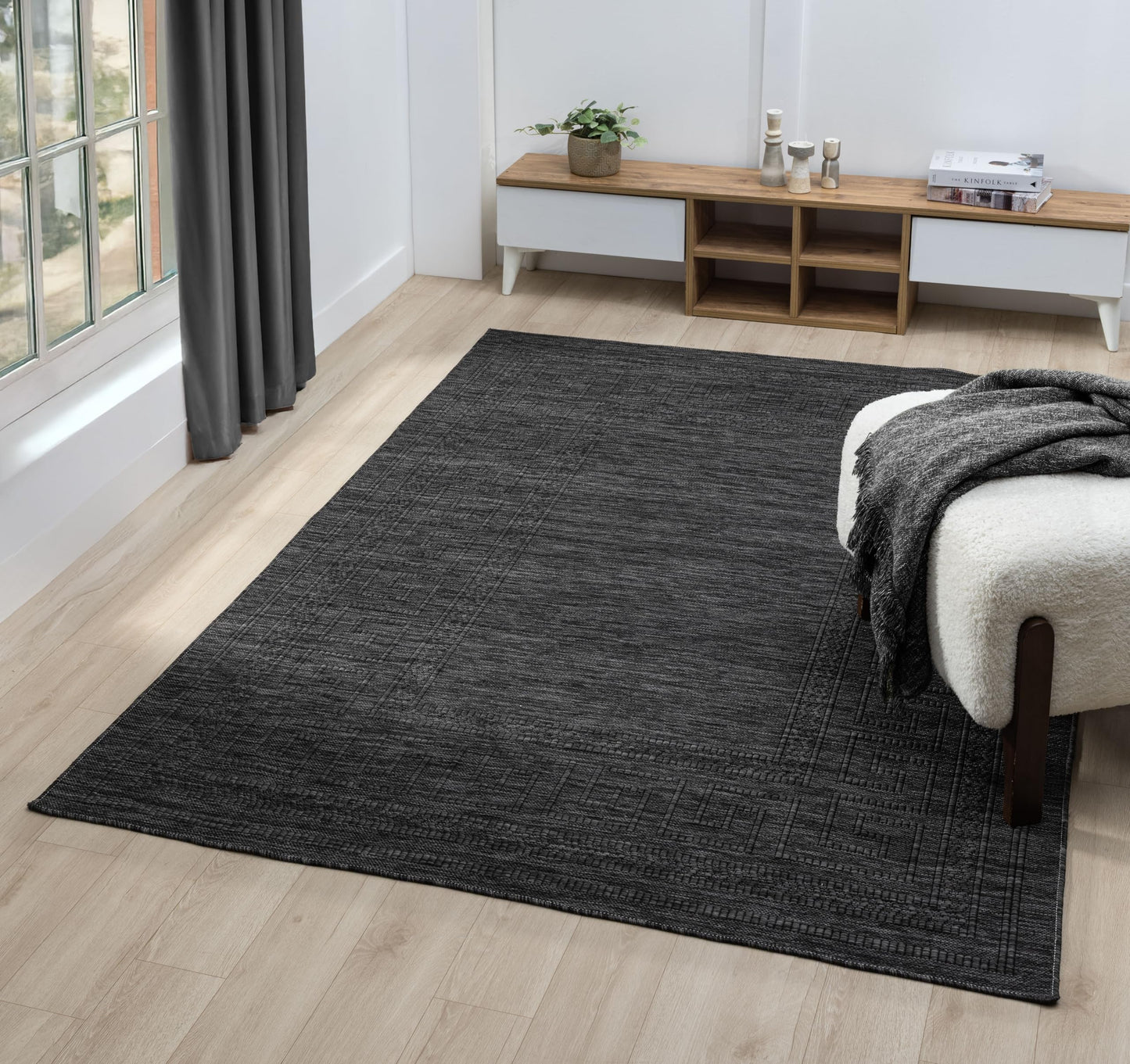 RUGGERRUGS Diana Textured Foldable Indoor Outdoor Rug, 5x7, Weather Resistant, Easy Clean, UV Resistant, Modern Bordered Patio Carpet for Porch, Deck, Backyard, Living Room (5' x 7', Charcoal)