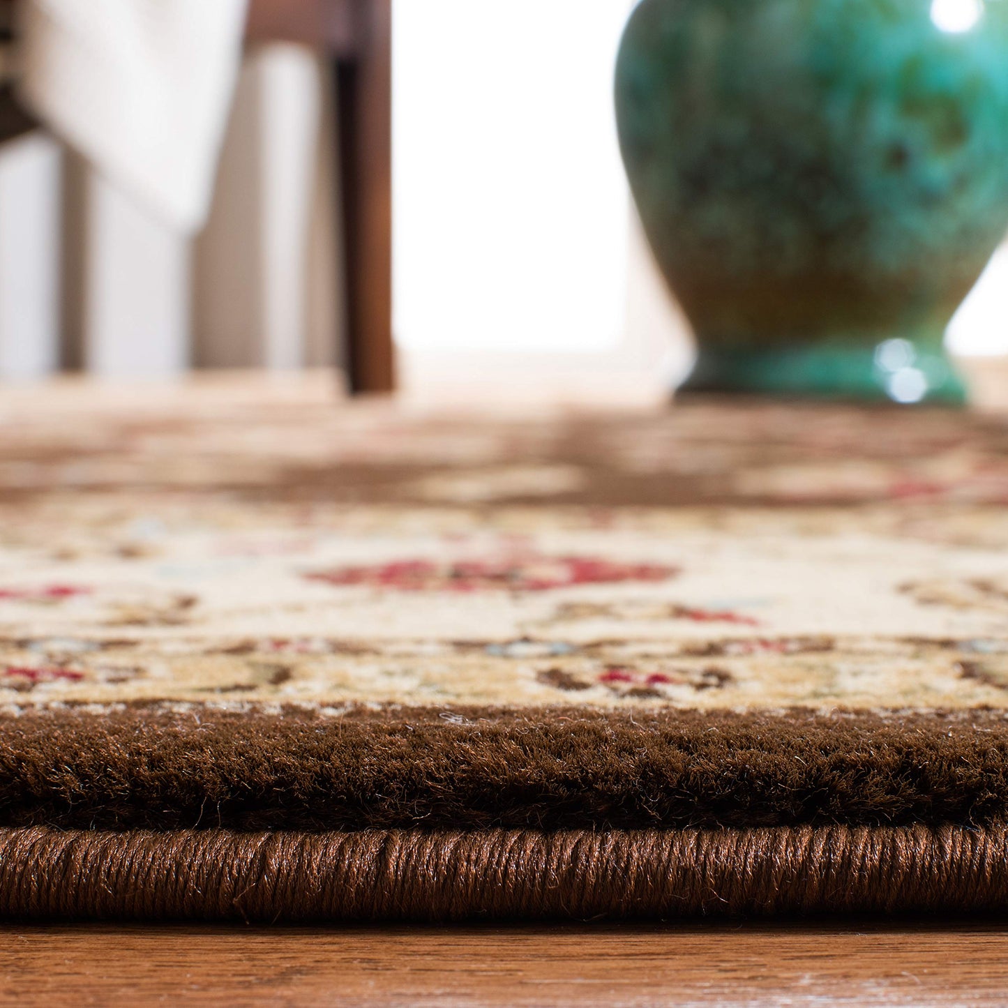 SAFAVIEH Lyndhurst Collection Accent Rug - 4' x 6', Black & Ivory, Traditional Oriental Design, Non-Shedding & Easy Care, Ideal for High Traffic Areas in Entryway, Living Room, Bedroom (LNH553-9012)