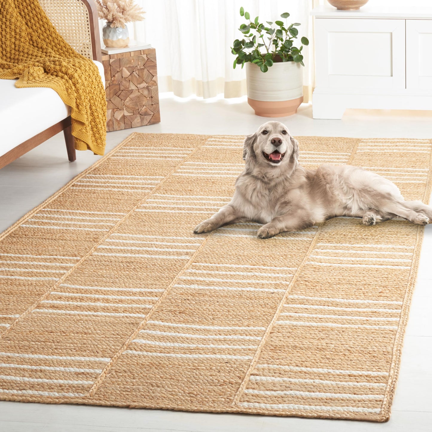 SAFAVIEH Natural Fiber Collection Area Rug - 5' x 8', Natural & Ivory, Flat Weave Geometric Jute, Ideal for The Living Room, Bedroom, Dining Room (NF891A-5)