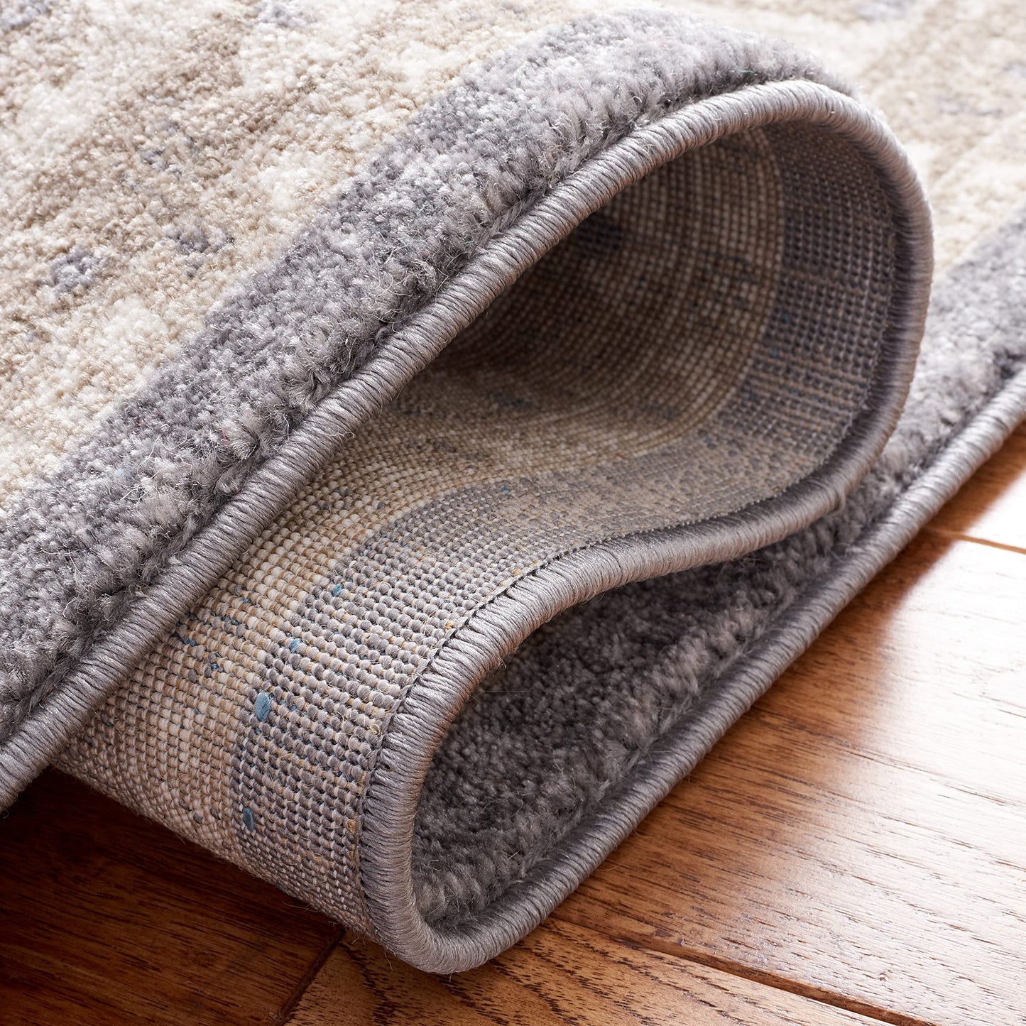 SAFAVIEH Sofia Collection Accent Rug - 4' x 5'7", Dark Grey & Beige, Tribal Distressed Oriental Design, Non-Shedding & Easy Care, Ideal for High Traffic Areas in Foyer, Living Room, Bedroom (SOF378F)
