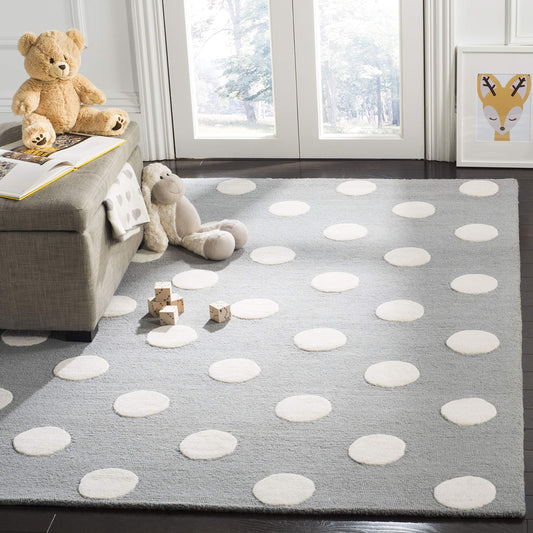 SAFAVIEH Kids Collection Area Rug - 5' x 7', Grey & Ivory, Handmade Polka Dot Wool, Ideal for High Traffic Areas in Living Room, Bedroom (SFK904C)