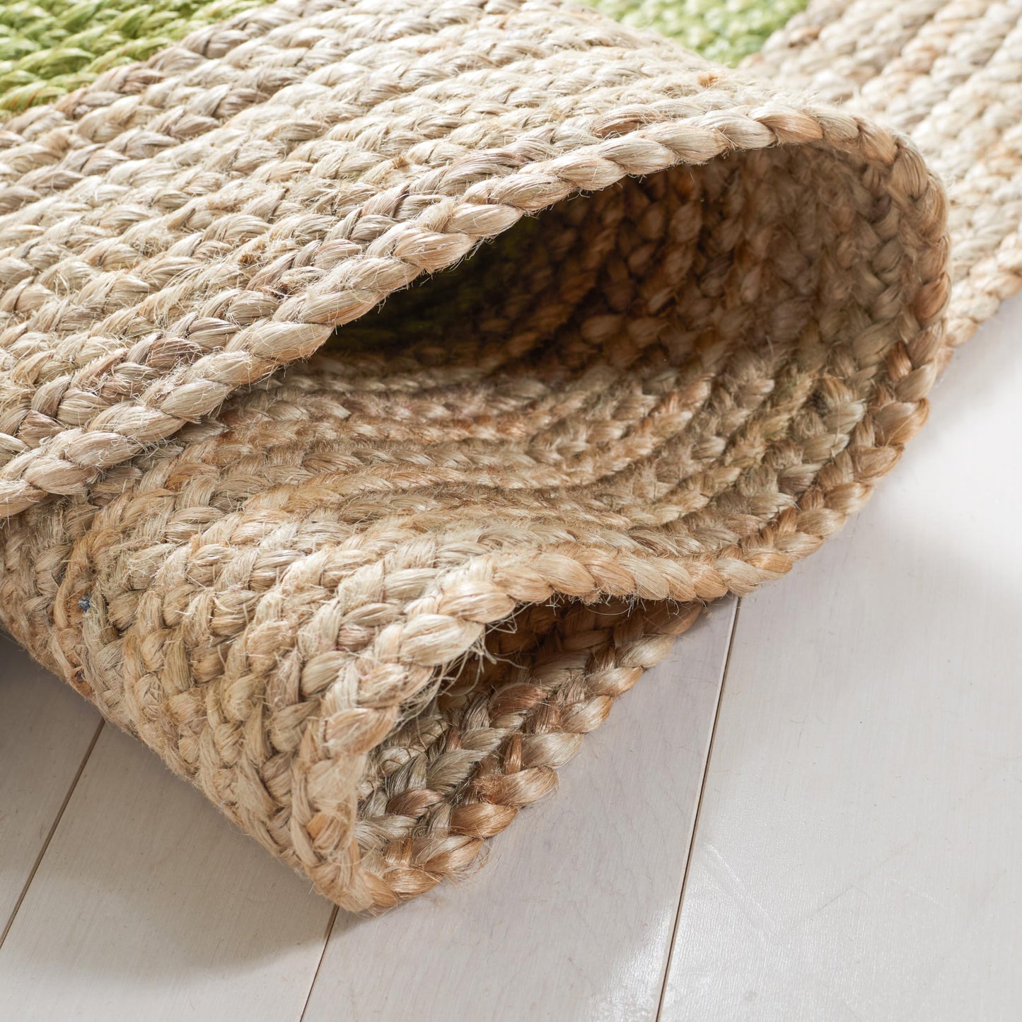 SAFAVIEH Area Rug 4' Round - Natural Fiber Collection - Green & Natural Brown, Handmade Jute, Braided Border Design (NF801G)