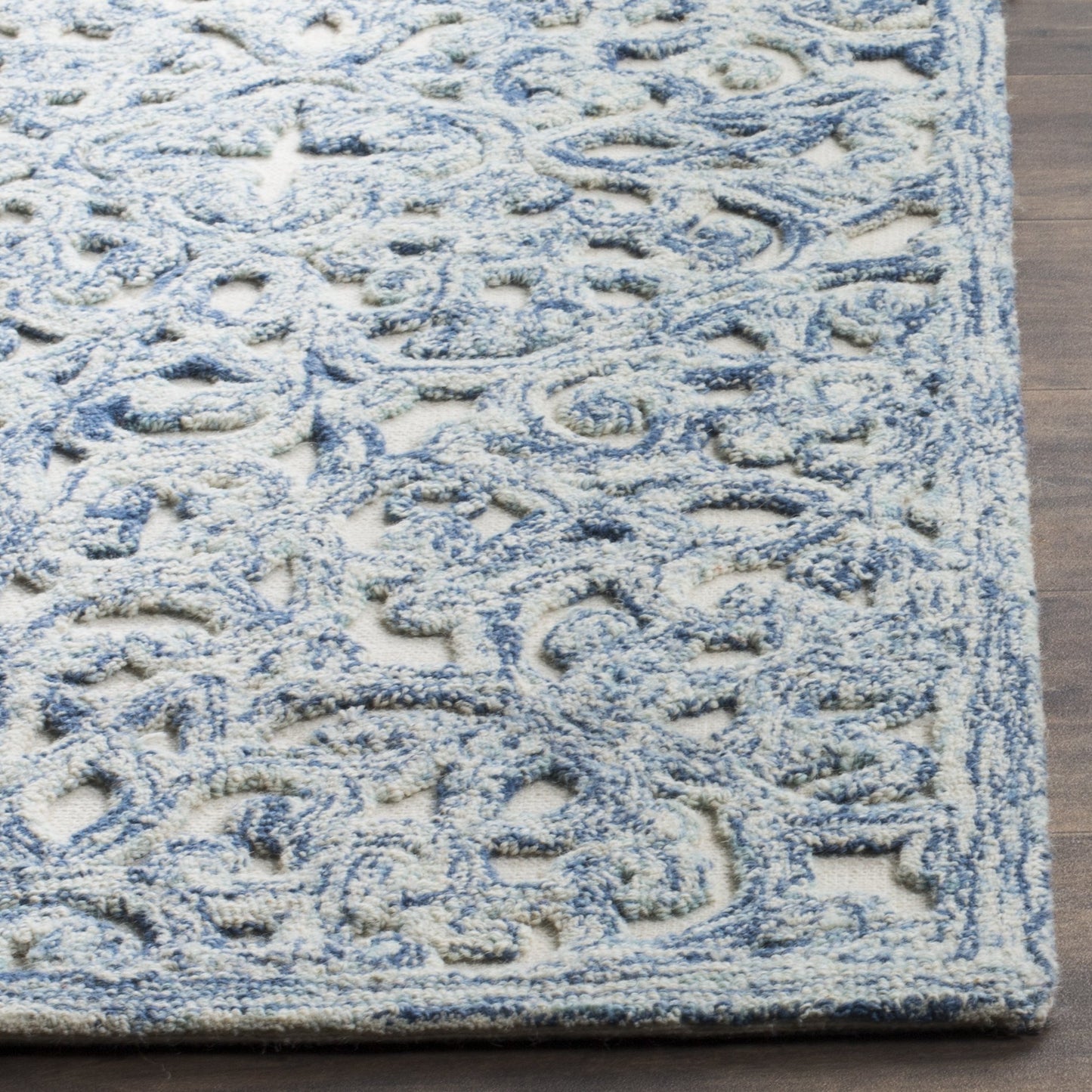 SAFAVIEH Trace Collection Area Rug - 6' x 9', Blue & Ivory, Handmade Wool, Ideal for High Traffic Areas in Living Room, Bedroom (TRC103B)