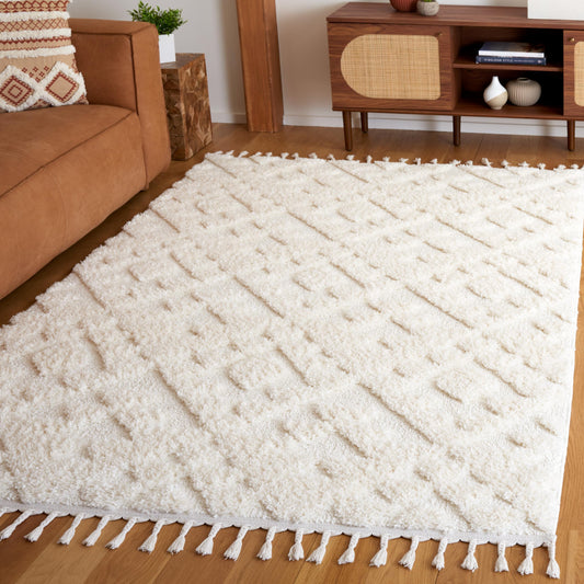 SAFAVIEH Area Rug 4x6 - Moroccan Tassel Shag Collection - Ivory, Non-Shedding & Easy to Clean, Plush High-Low Texture, Ideal for Living Room, Bedroom, Dining Space (MTS688C)