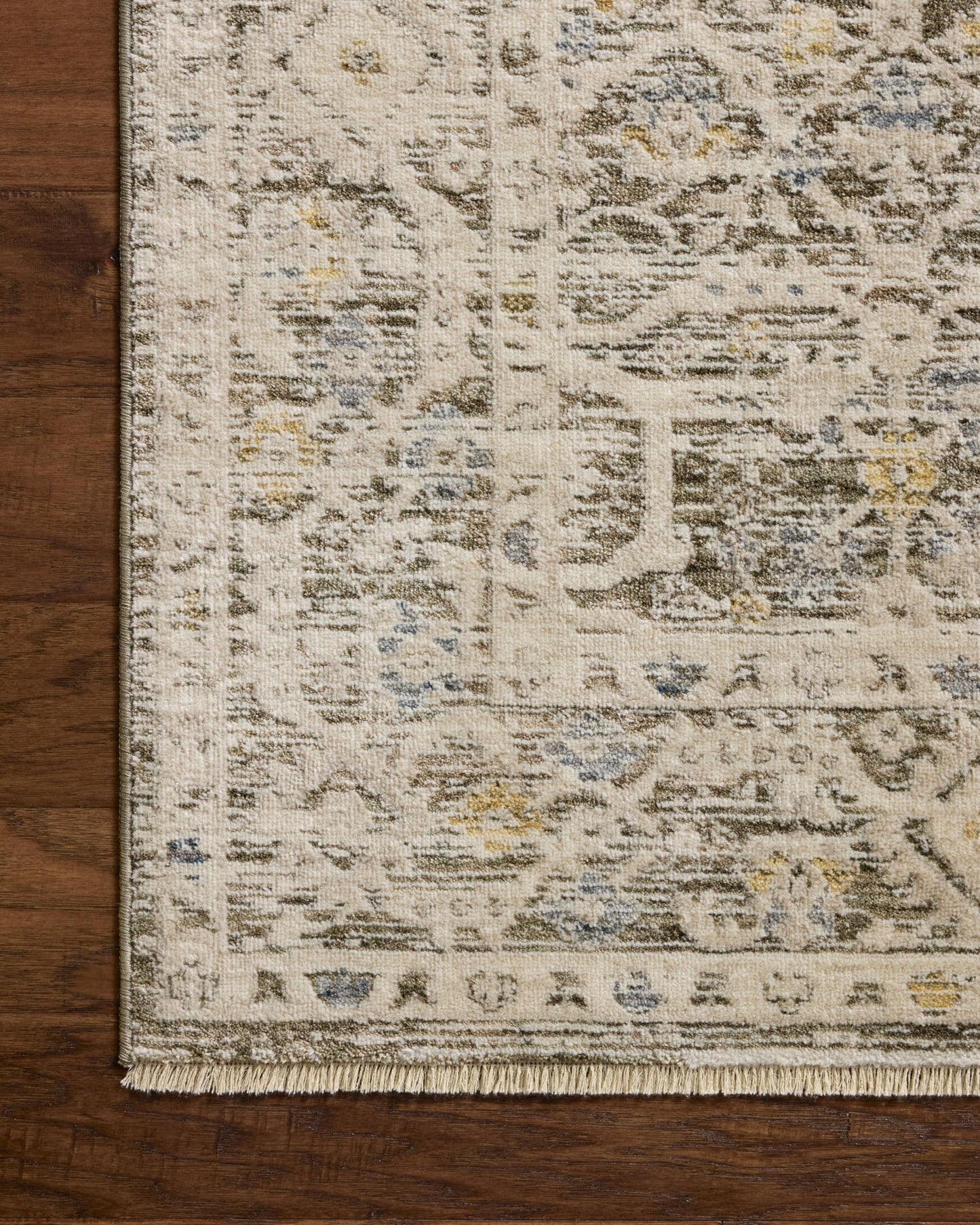 Loloi Clarisse Collection CLS-08 Olive/Ivory 7'-10" x 10'-2" Fringe Area Rug