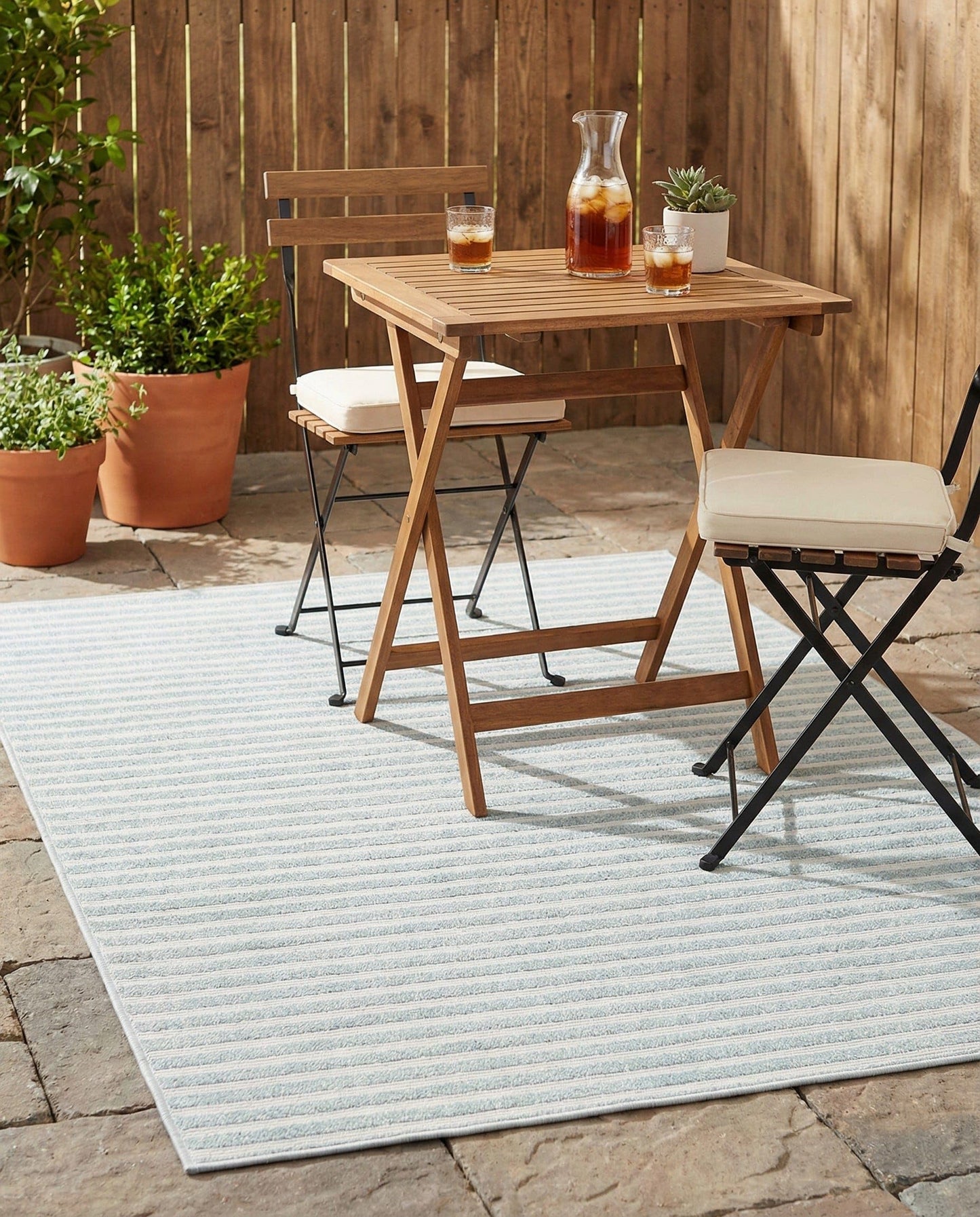 Rugs.com Sabrina Soto Outdoor Collection Rug – 4x6 Light Blue Medium-Pile Rug Perfect for Entryways, Kitchens, Breakfast Nooks, Accent Pieces