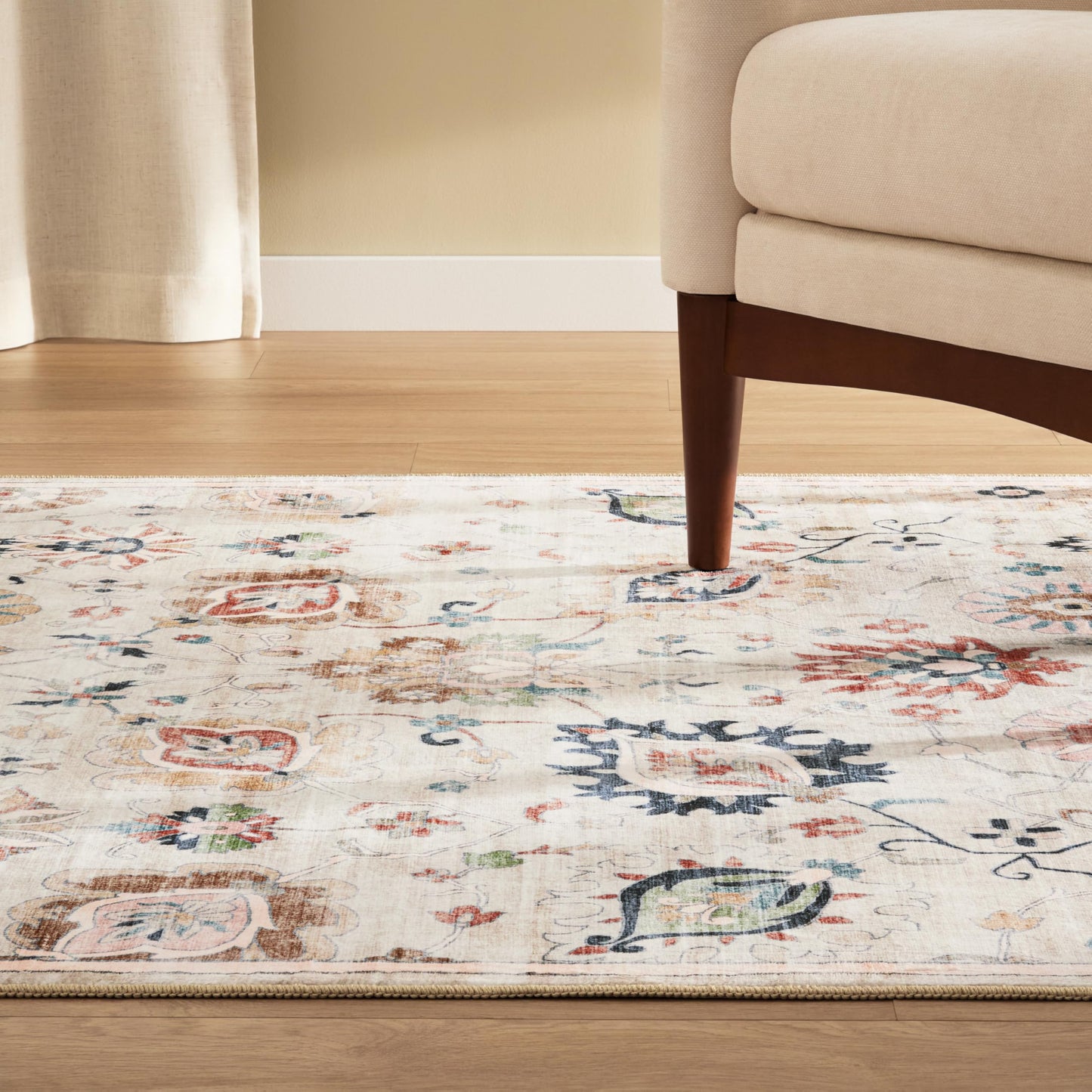 EVERWASH Haven Damask Floral Machine Washable Area Rug with Airflo Technology for Easy Clean, Ultra-Soft Non-Slip Rug with Built-in Pad, Pet, Family & Allergy Friendly Rug, Beige Multi, 2'6"x7'