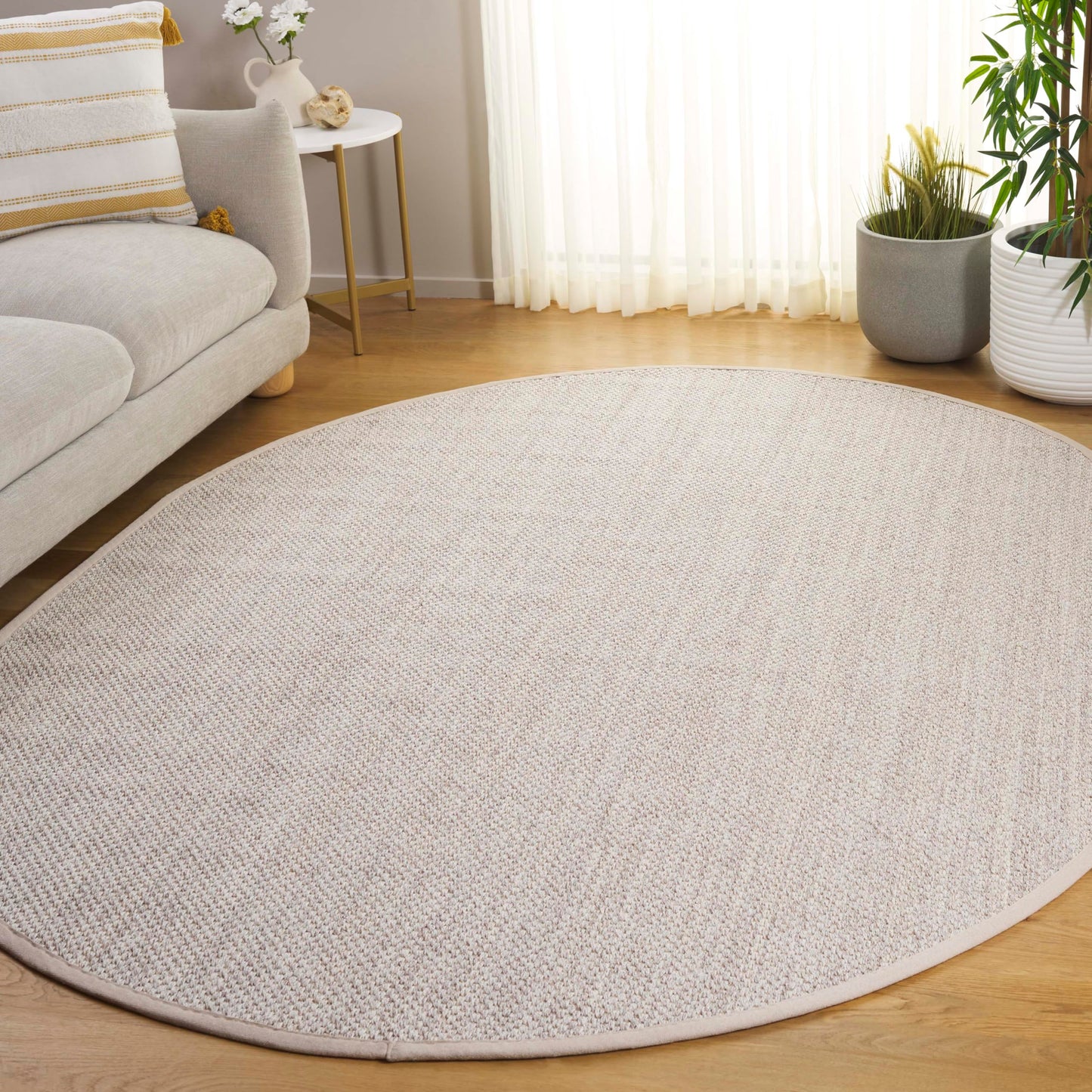 SAFAVIEH Area Rug 6x8 Oval - Natural Fiber Collection - Marble & Beige, Sisal, Woven Design with Border (NF143C)