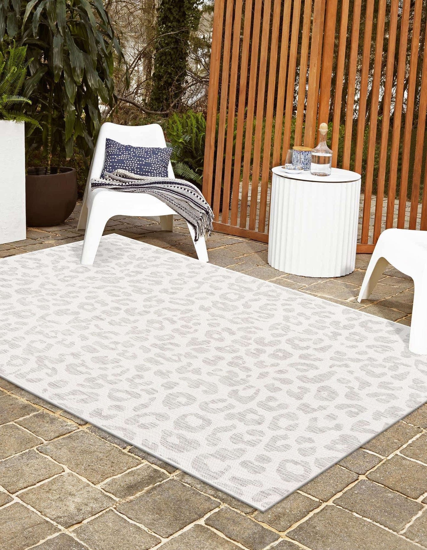 Unique Loom Outdoor Safari Collection Area Rug - Leopard (4' 1" x 6' 1" Rectangle, Ivory Gray)