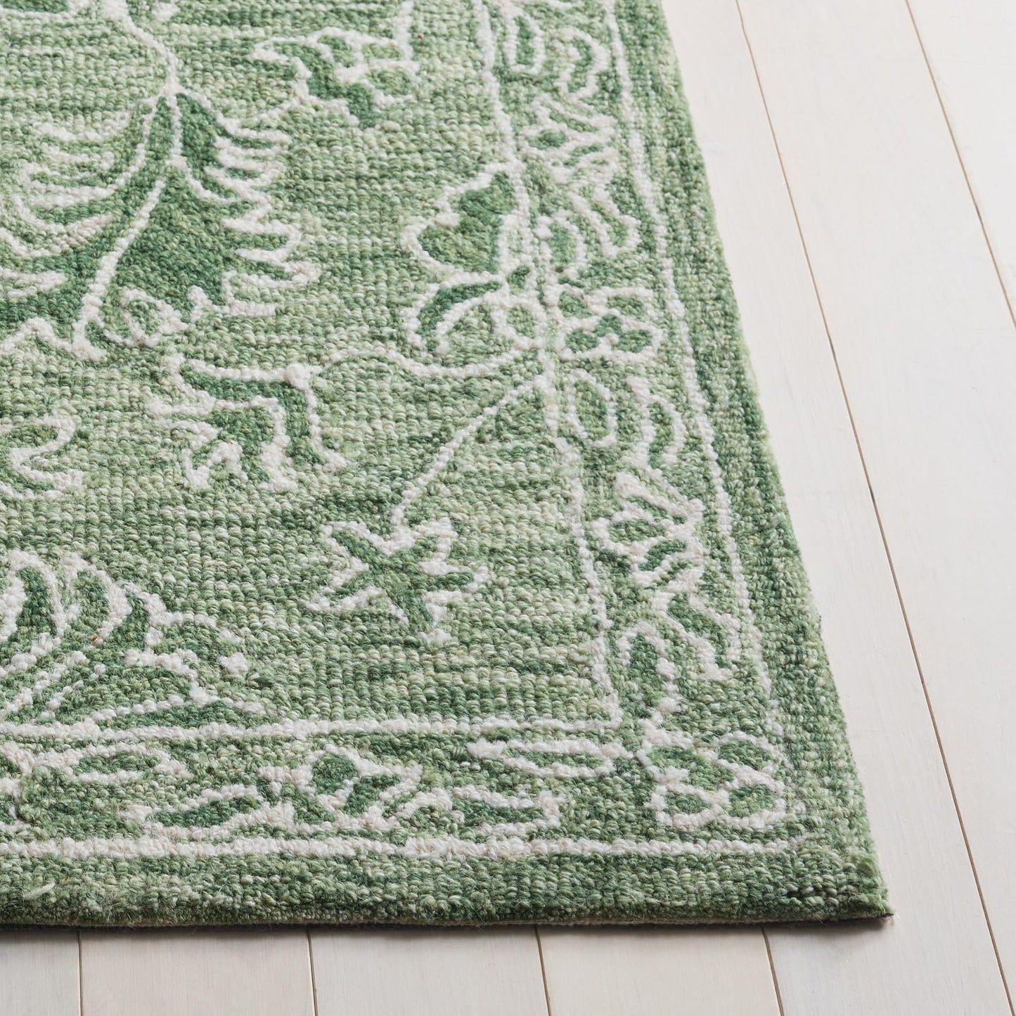 SAFAVIEH Area Rug 8x10 - Metro Collection - Large - Traditional Design, Sage & Green, Handmade Wool, Ideal for Living Room, Bedroom, Dining Space (MET677Y)