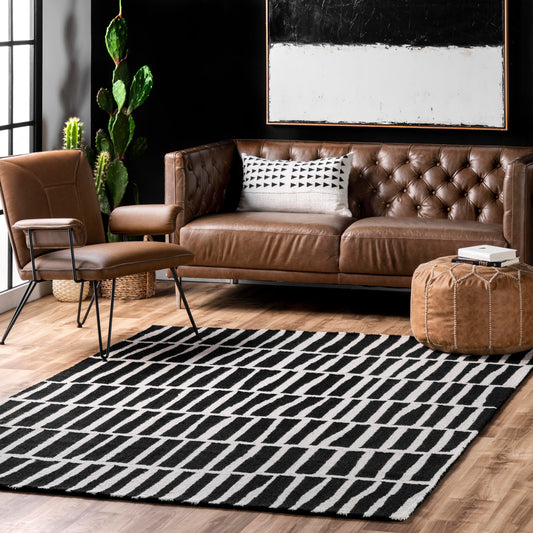 nuLOOM Hand Tufted Lemuel Accent Rug, 3x5, Black