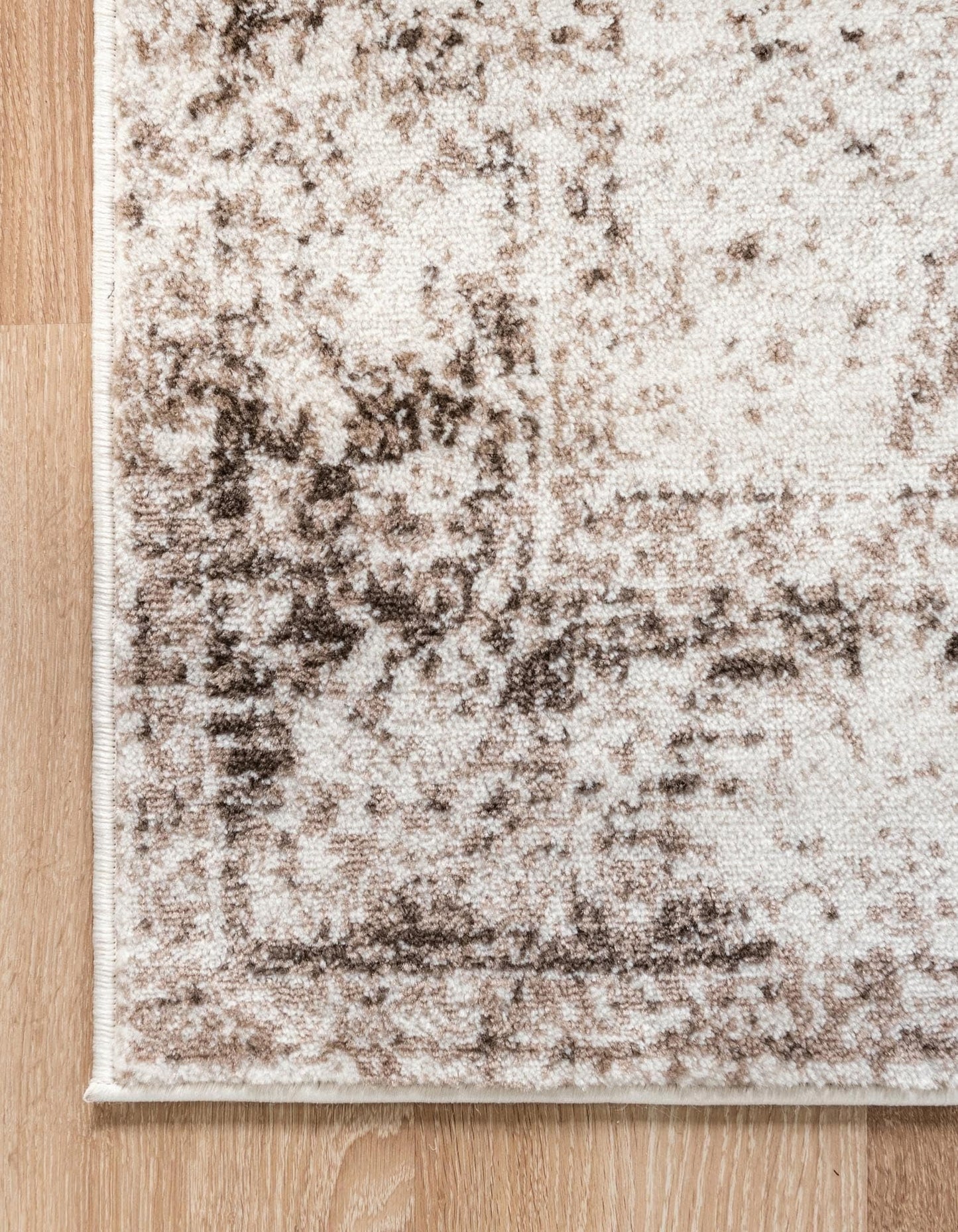 Rugs.com Monte Carlo Collection Rug – 5' Octagon Beige Medium Rug Perfect for Living Rooms, Kitchens, Entryways
