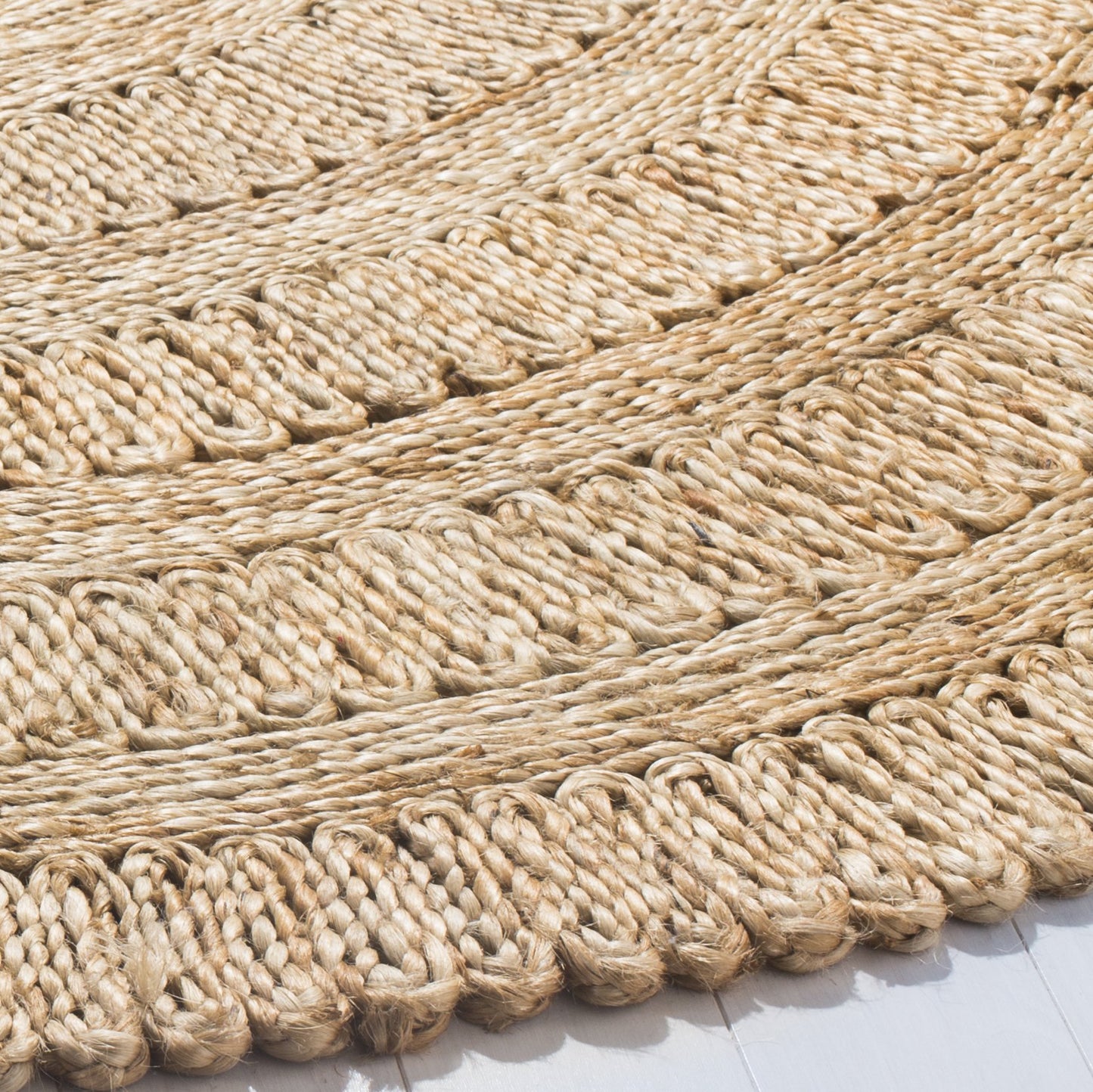 SAFAVIEH Natural Fiber Round Collection 8' Round Natural NF356A Handmade Boho Charm Farmhouse Jute Area Rug