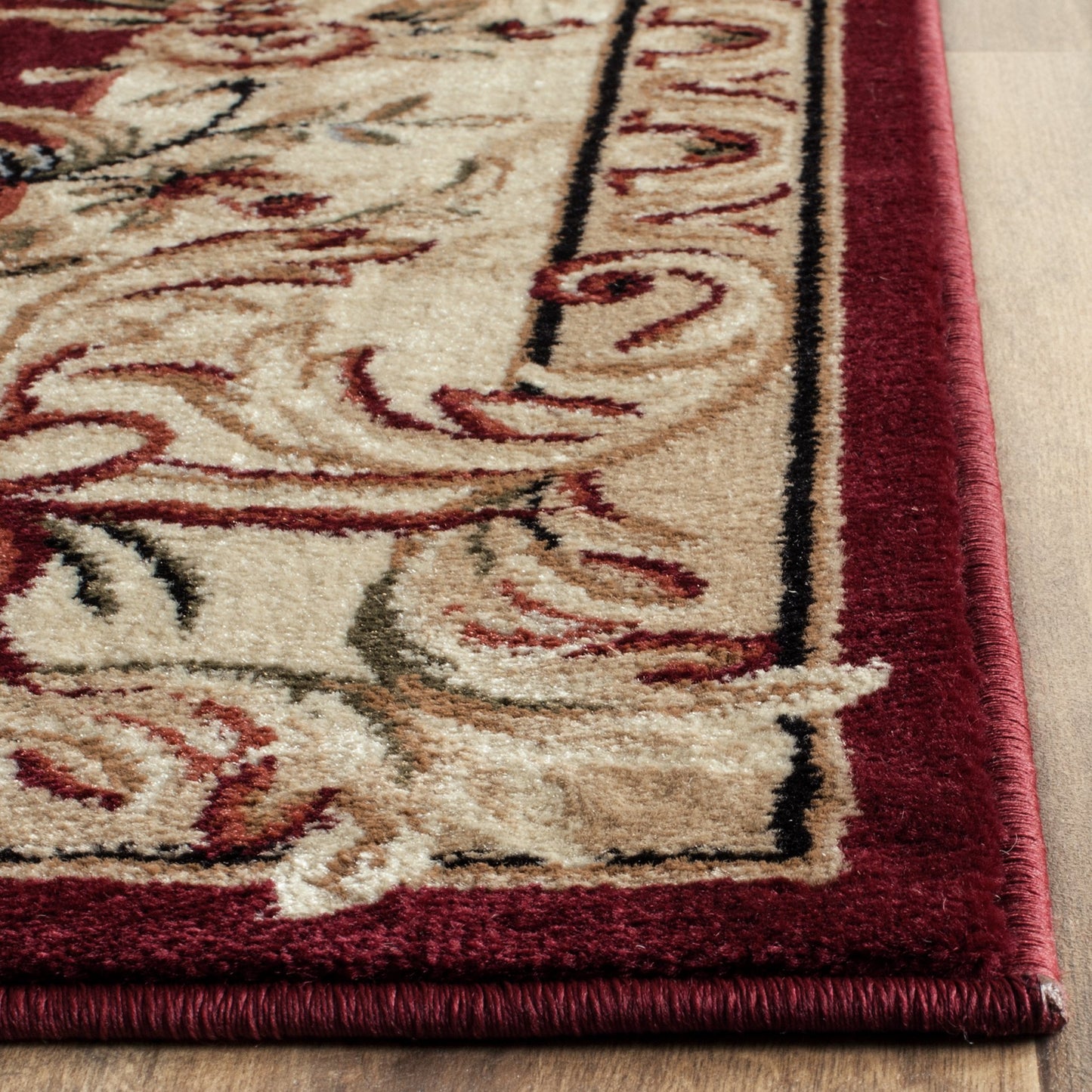 SAFAVIEH Lyndhurst Collection Accent Rug - 4' x 6', Red & Ivory, European Medallion Design, Non-Shedding & Easy Care, Ideal for High Traffic Areas in Entryway, Living Room, Bedroom (LNH328C)