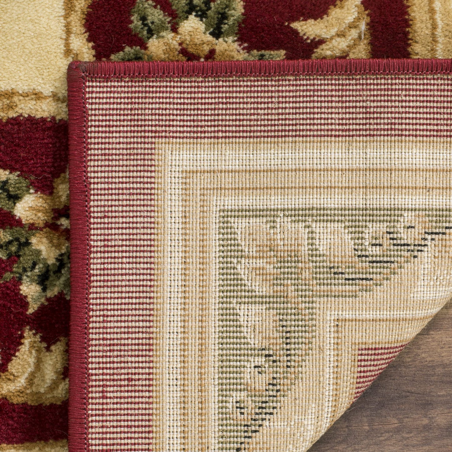 SAFAVIEH Lyndhurst Collection Accent Rug - 4' x 6', Red & Ivory, European Medallion Design, Non-Shedding & Easy Care, Ideal for High Traffic Areas in Entryway, Living Room, Bedroom (LNH218C)